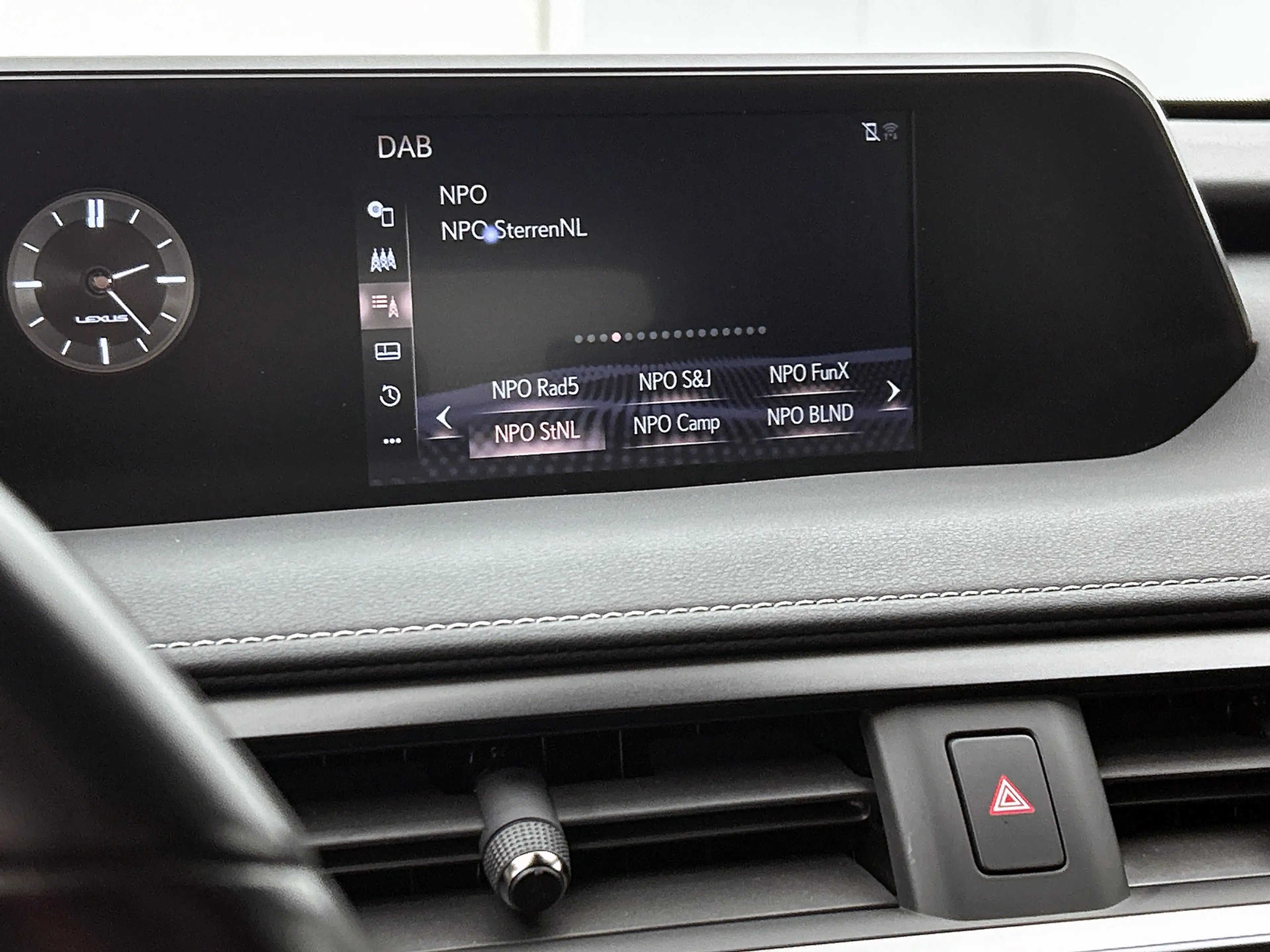 Lexus UX 250h Preference Line | Parkeersensoren | Apple CarPlay — photo 7