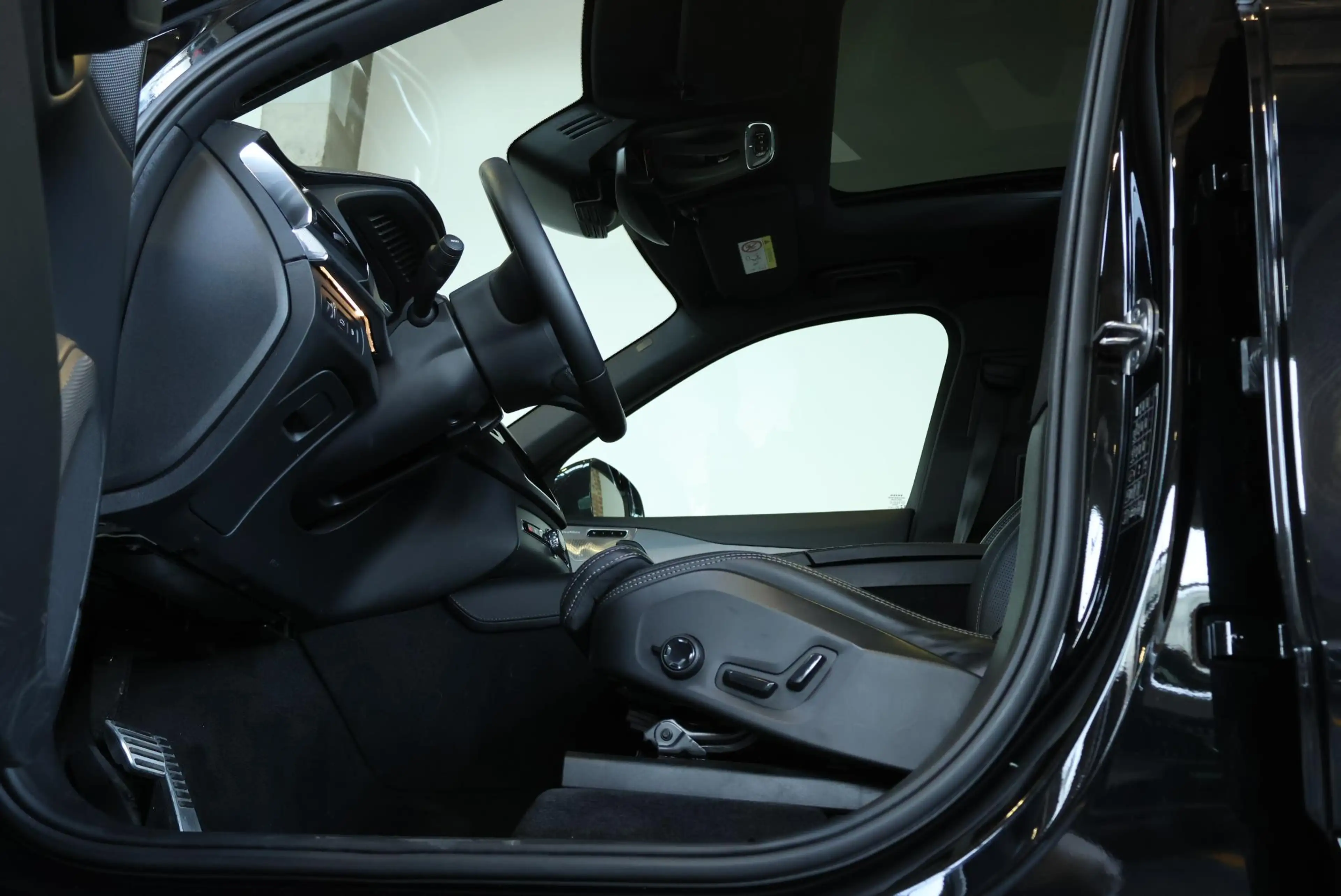 Volvo XC90 T8 Recharge AWD R-Design | Parkeerverwarming | Bow — photo 9