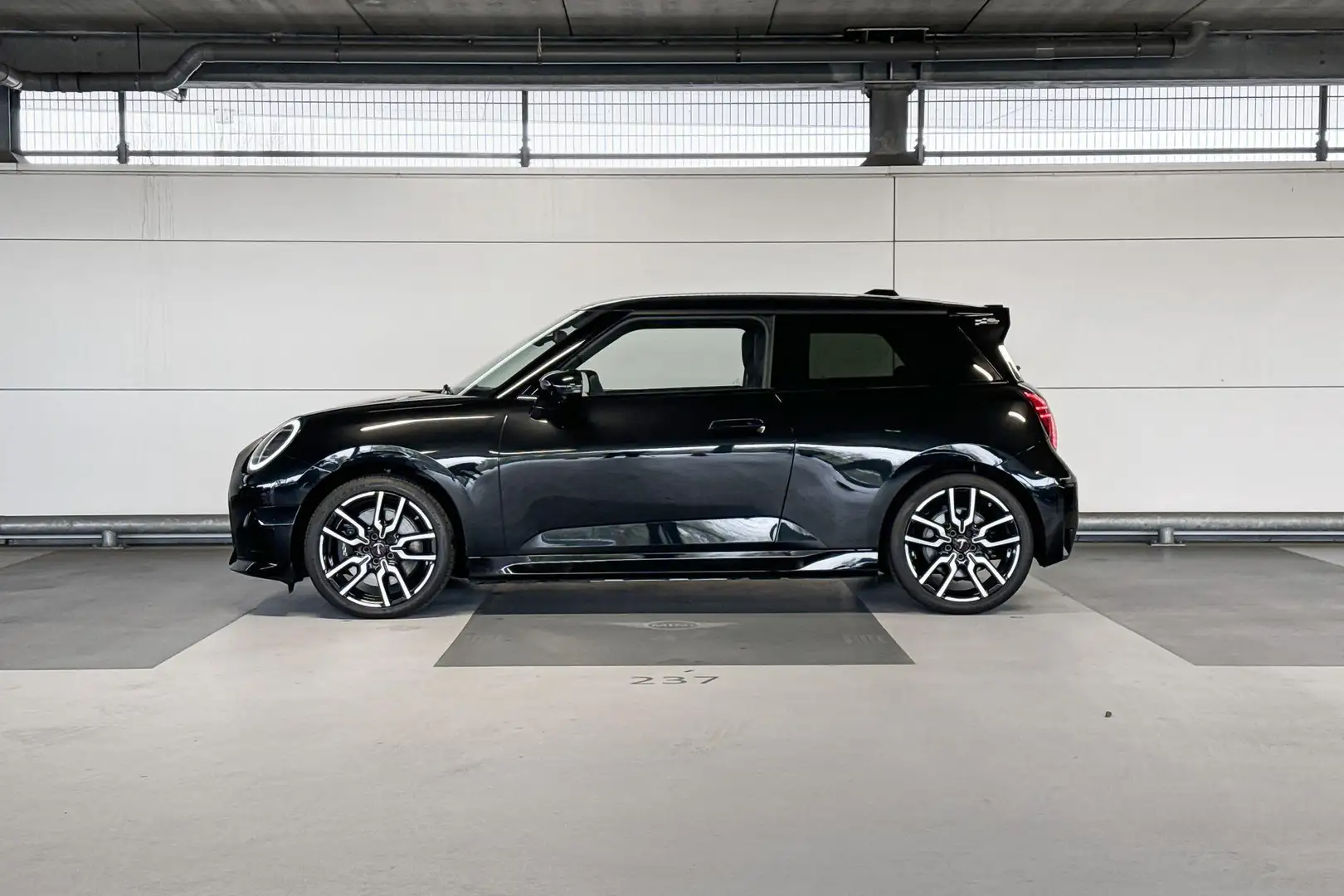 MINI John Cooper Works 3-deurs Electric Cooper SE Cooper | Pakket XL Černá - 2
