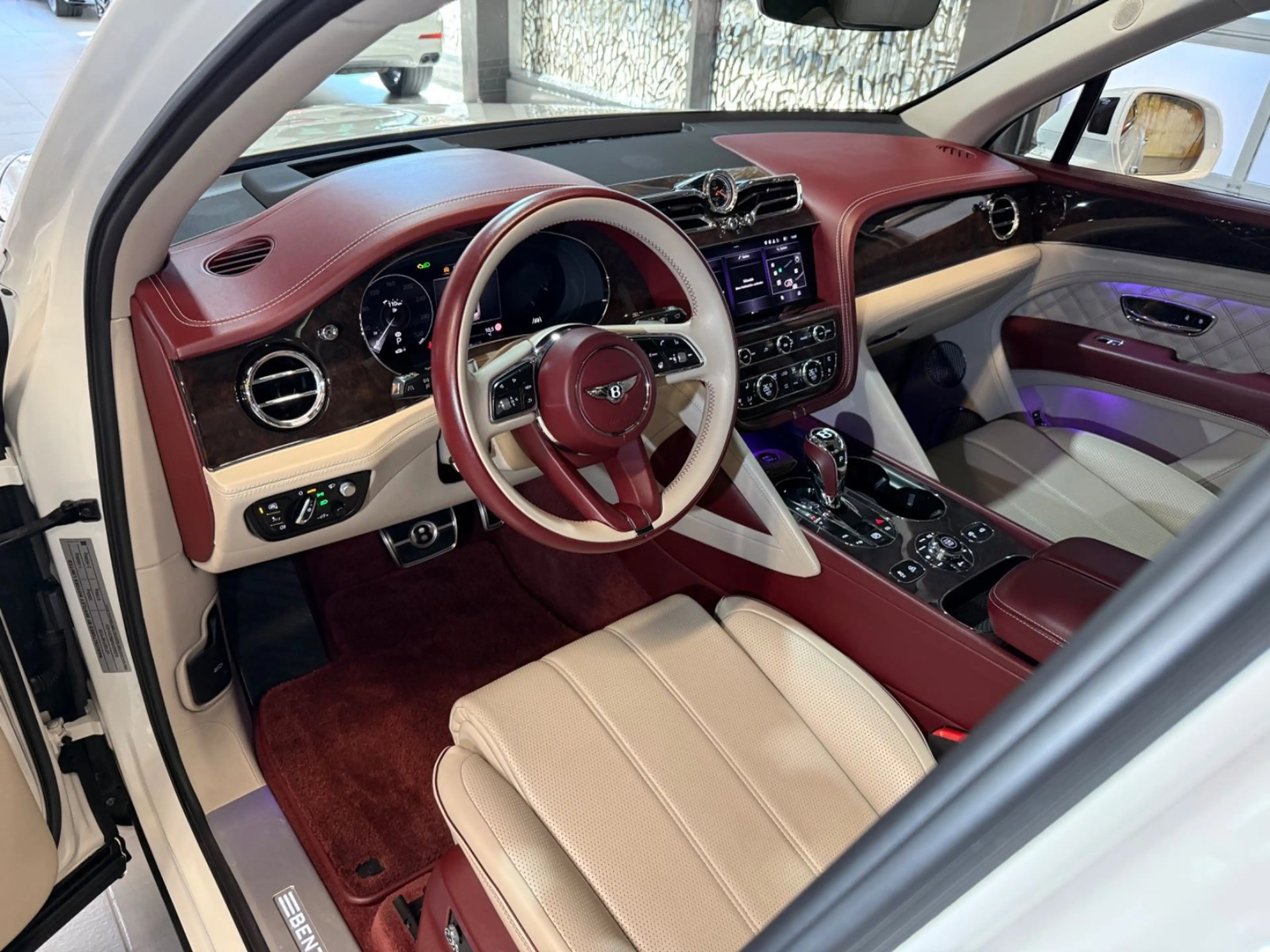 Bentley Bentayga 4.0 V8 Mulliner First Edition DUO-TONE — photo 12