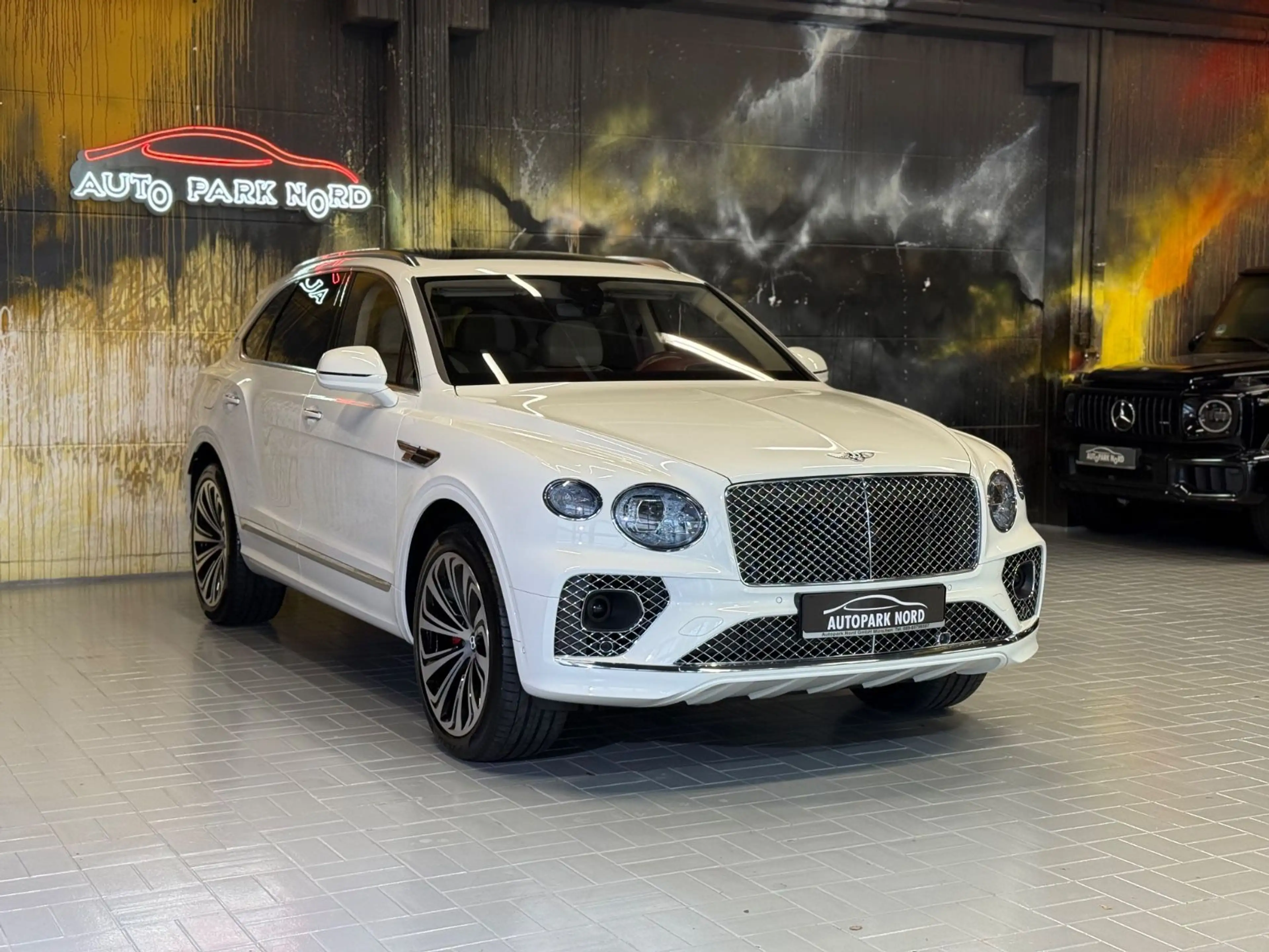 Bentley Bentayga 4.0 V8 Mulliner First Edition DUO-TONE — photo 9