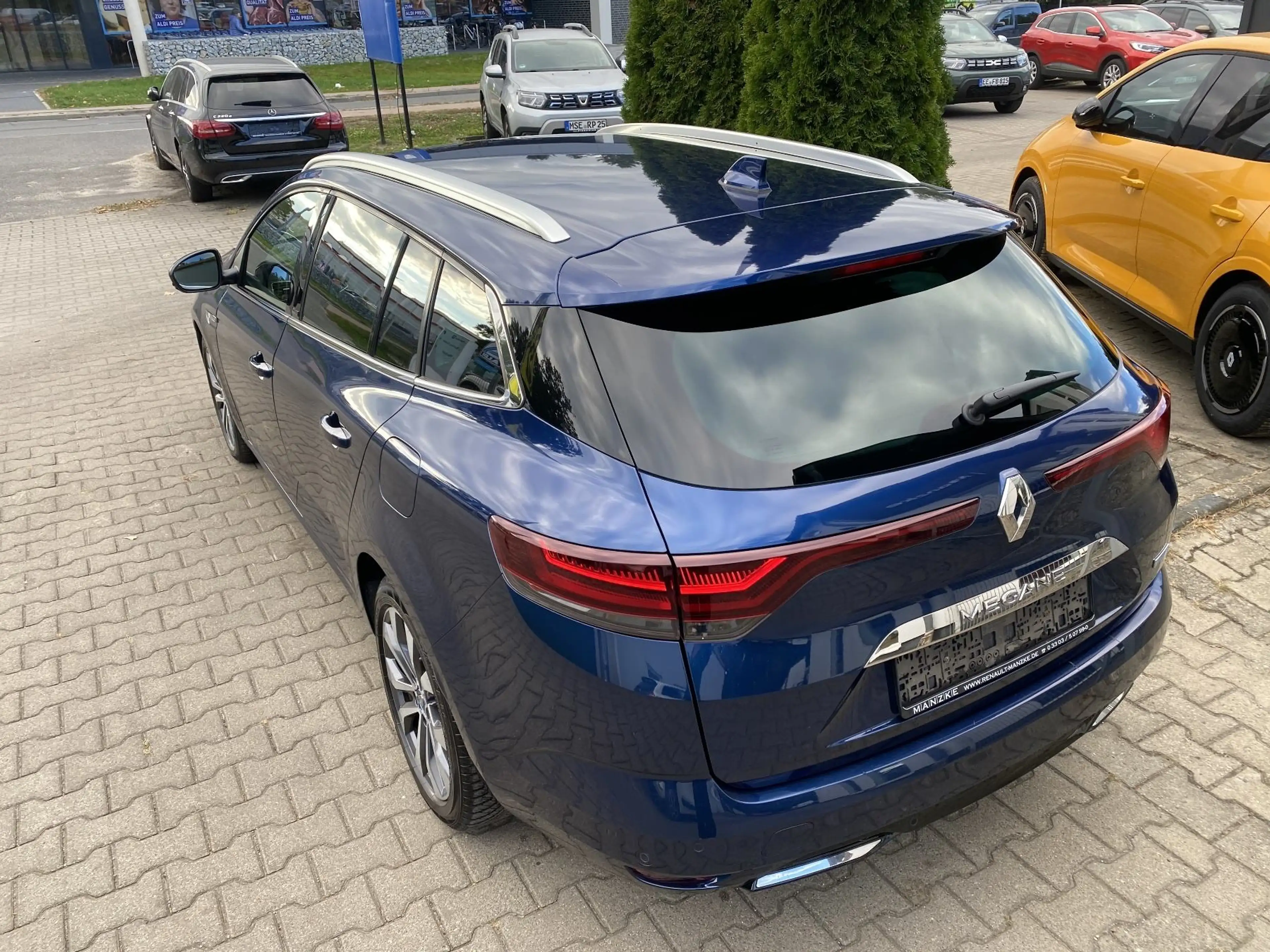 Renault Megane Grandtour INTENS E-TECH PLUG-IN 160 — photo 6