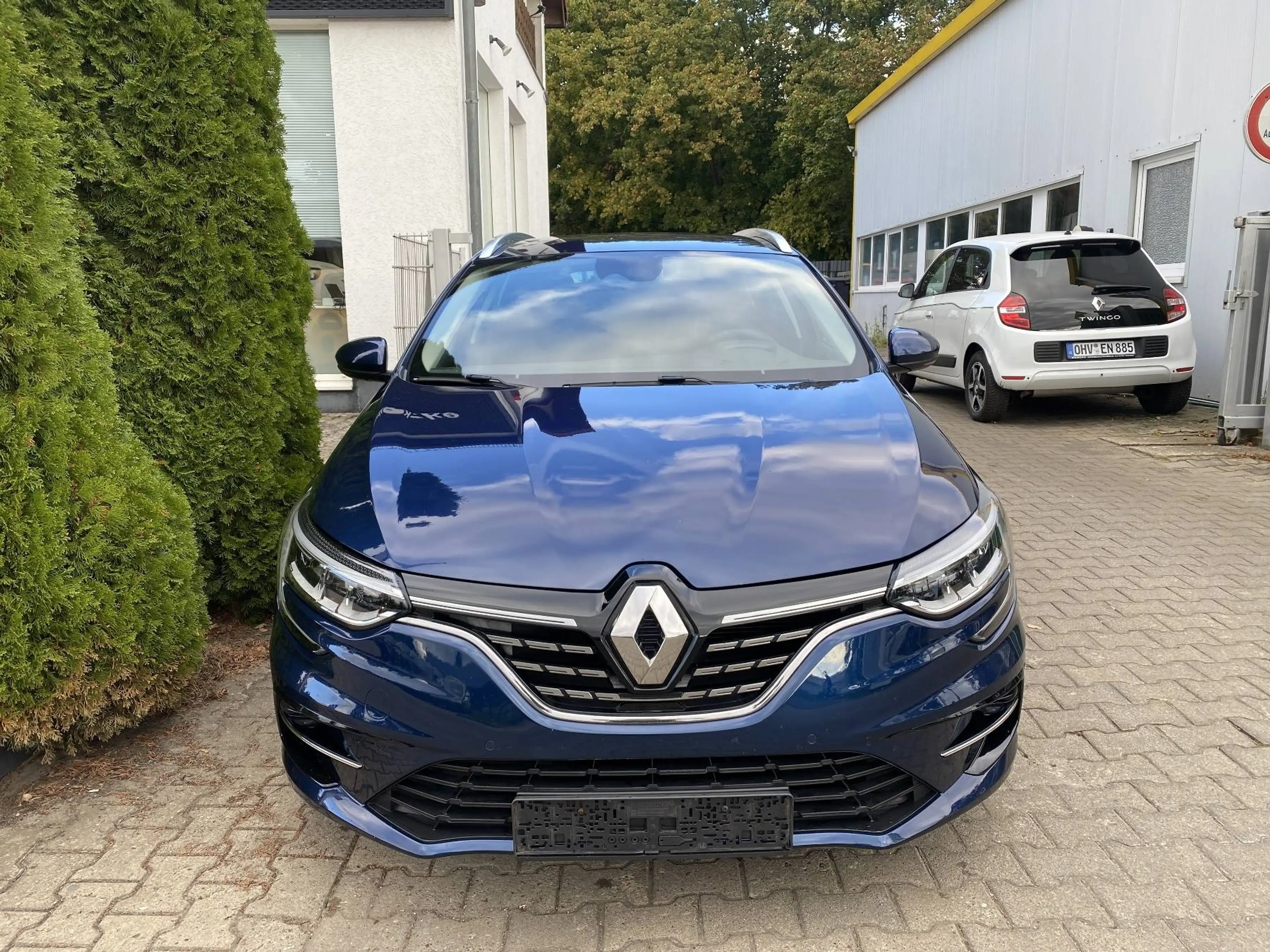Renault Megane Grandtour INTENS E-TECH PLUG-IN 160 — photo 2