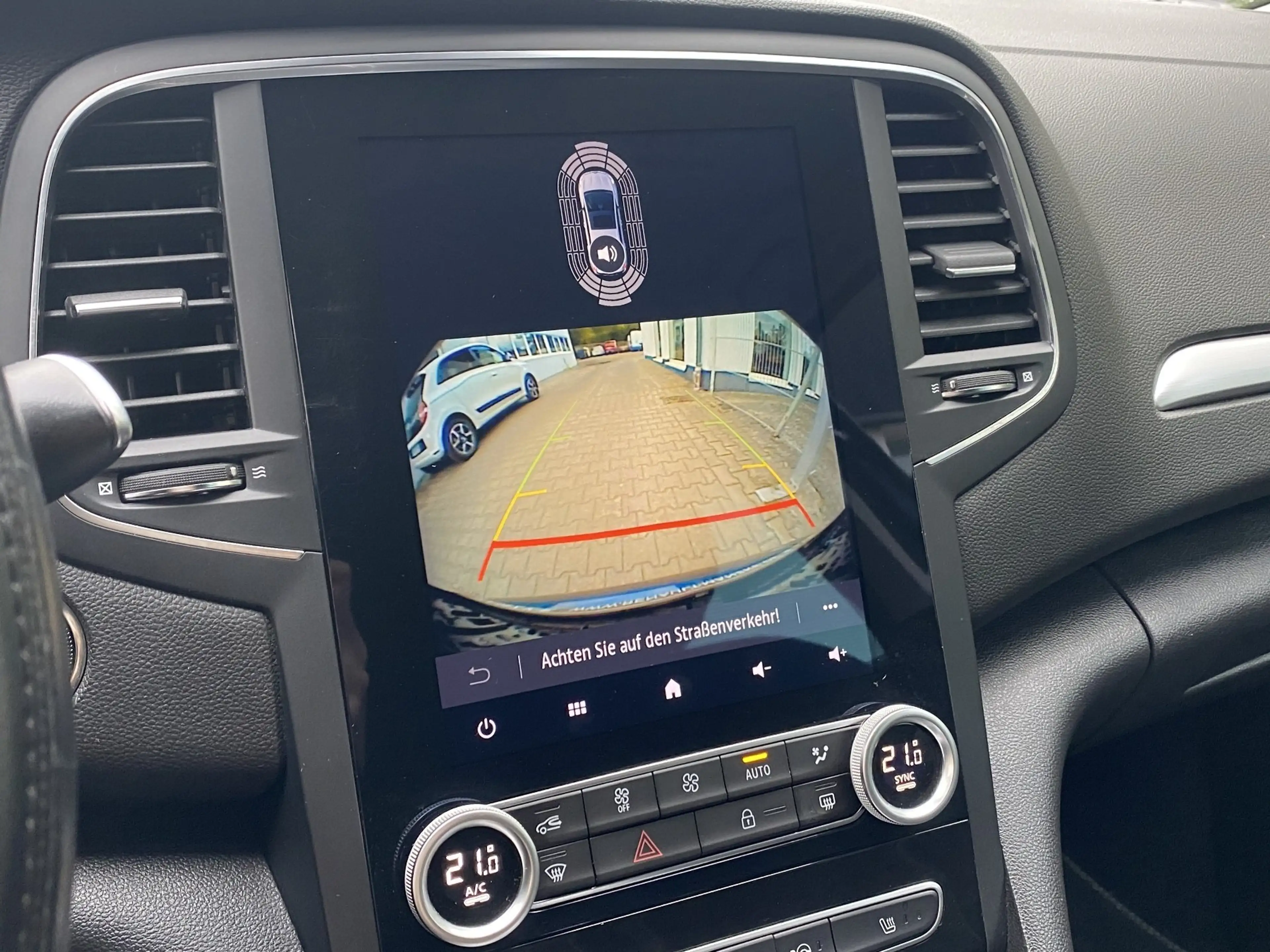 Renault Megane Grandtour INTENS E-TECH PLUG-IN 160 — photo 15