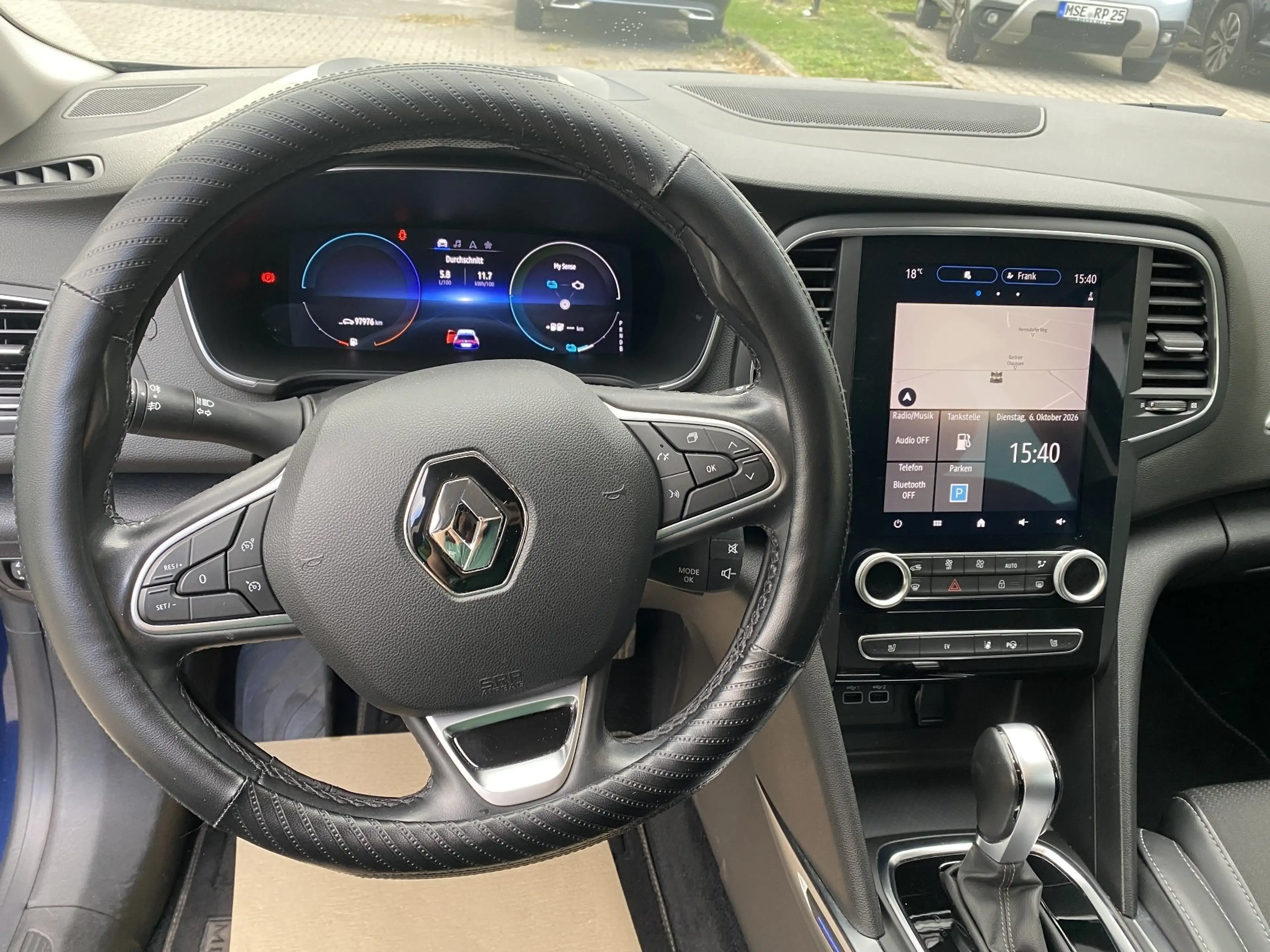 Renault Megane Grandtour INTENS E-TECH PLUG-IN 160 — photo 11