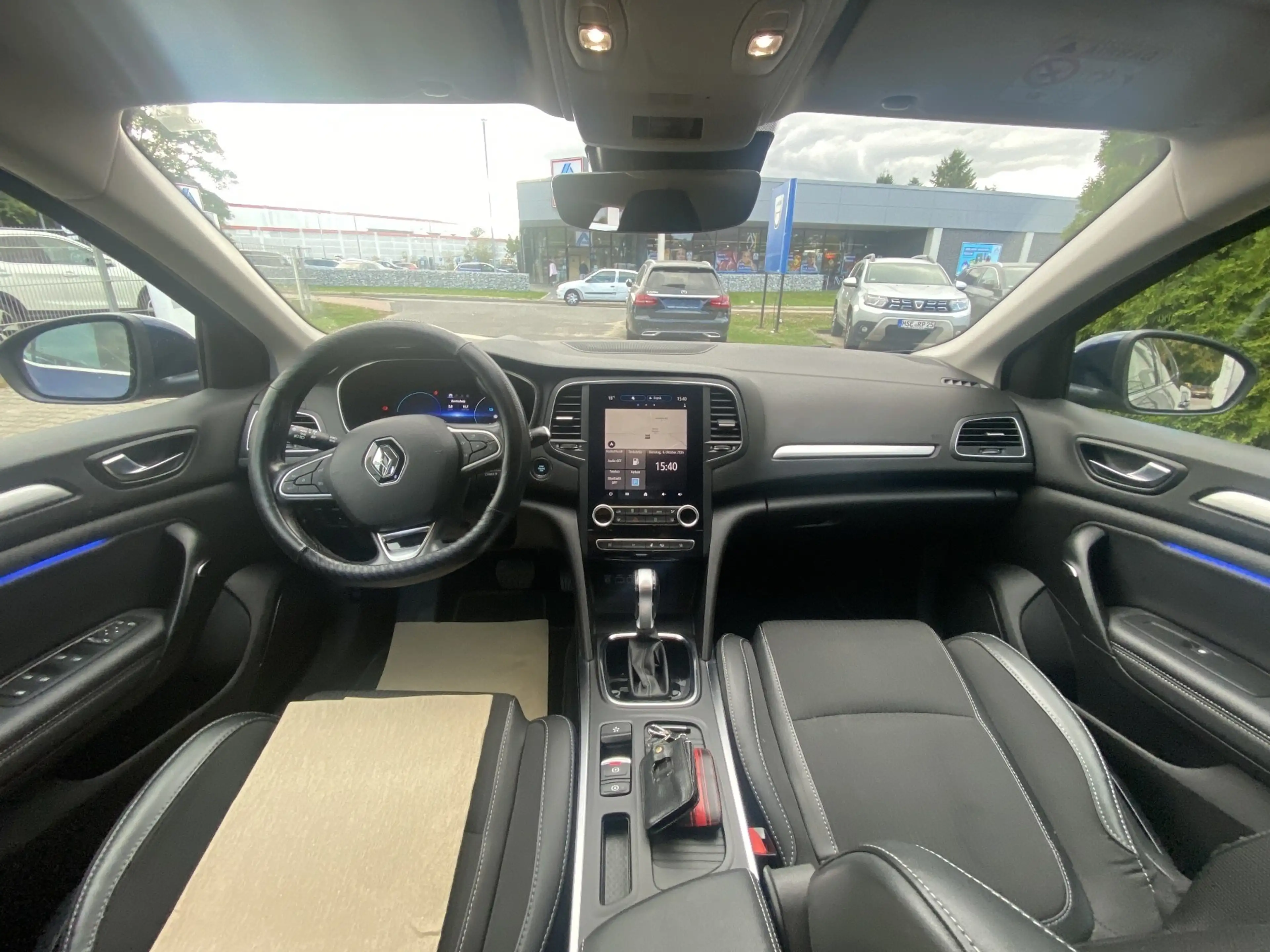 Renault Megane Grandtour INTENS E-TECH PLUG-IN 160 — photo 9