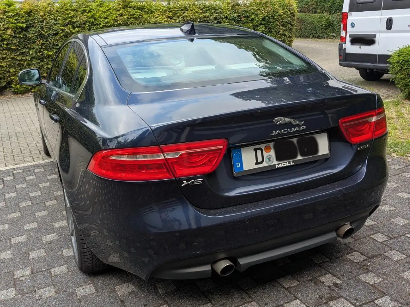 Jaguar XE XE 25t Portfolio Blau - 2