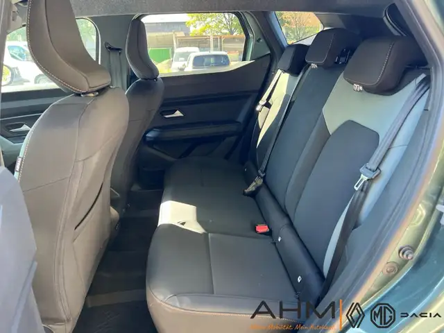 Dacia Duster view 12