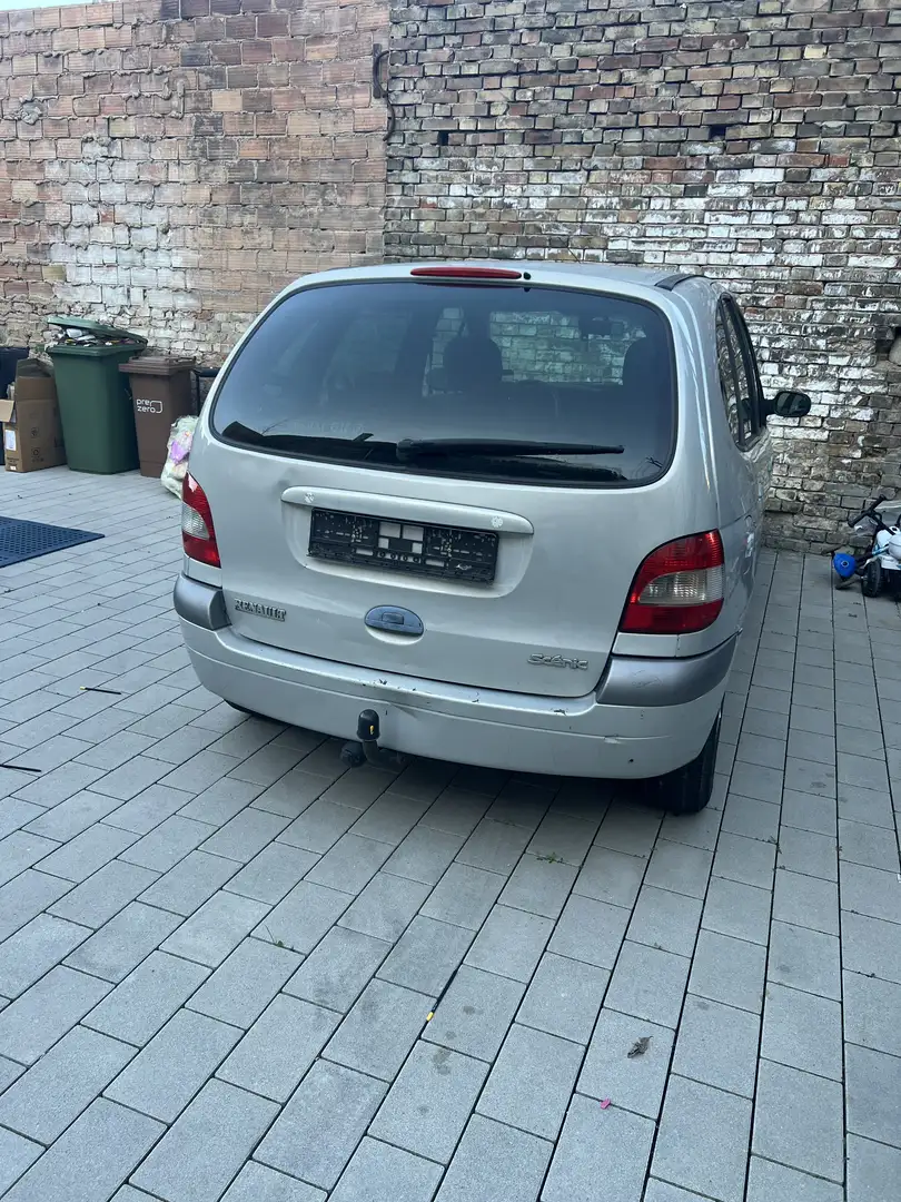 Renault Scenic 1.6 Benziner - 1