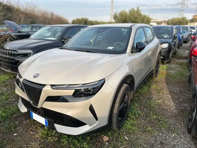 Alfa Romeo Junior 1.2 136 CV Hybrid eDCT6
