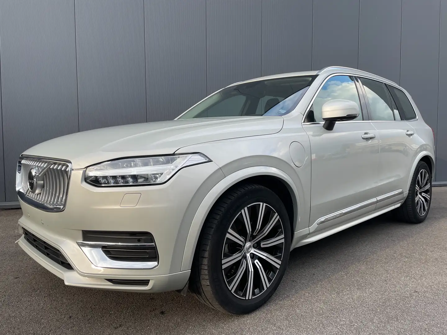 Volvo XC90 T8 Inscription 360° ACC AIR HEAT LKA PANO 20" Silber - 1