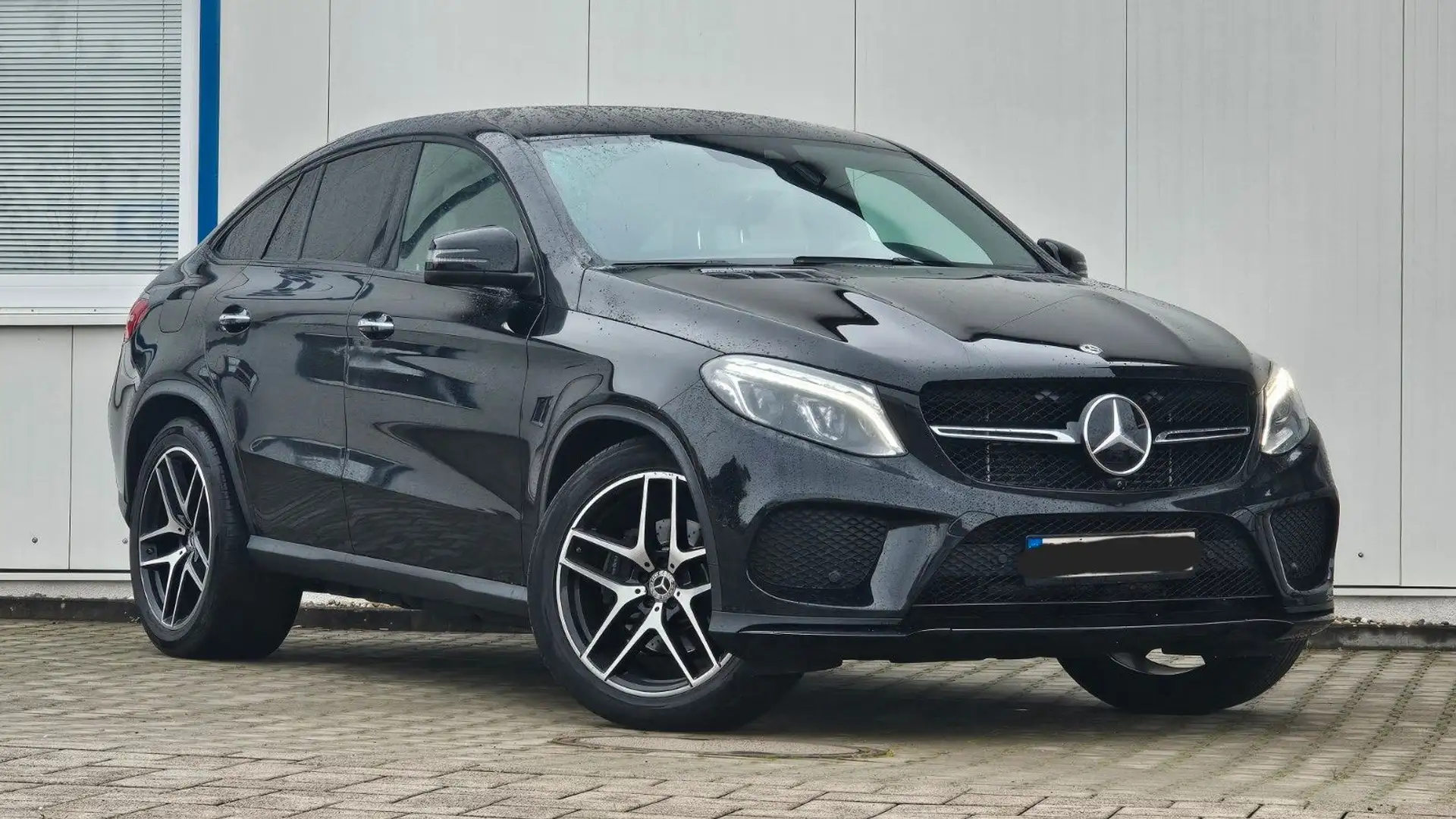 Mercedes-Benz GLE 350 d Coupe 4Matic AMG Cam Shzg Klima Schwarz - 1