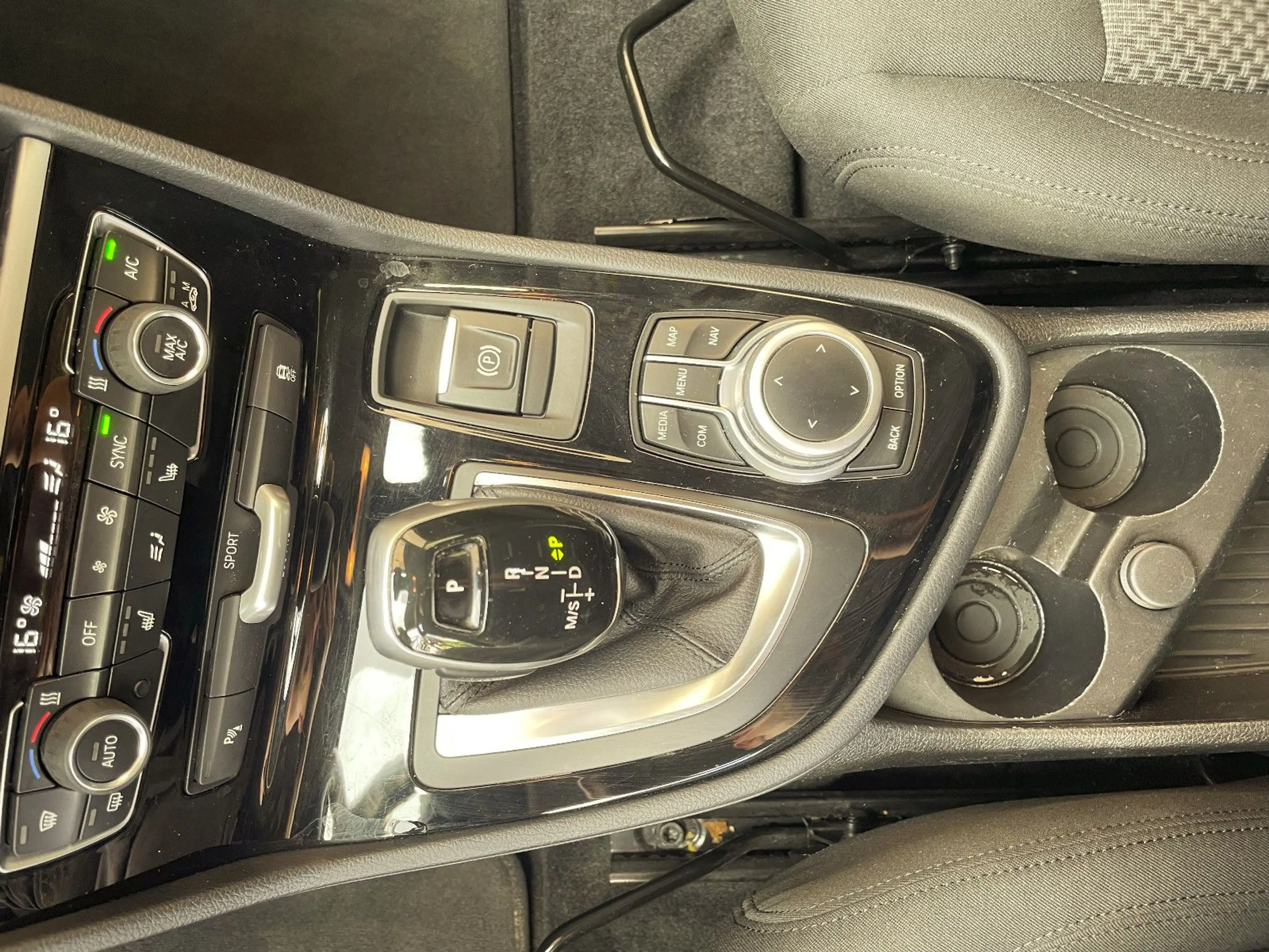 BMW 216 d Active Tourer, Advantage, LED!!! — photo 27