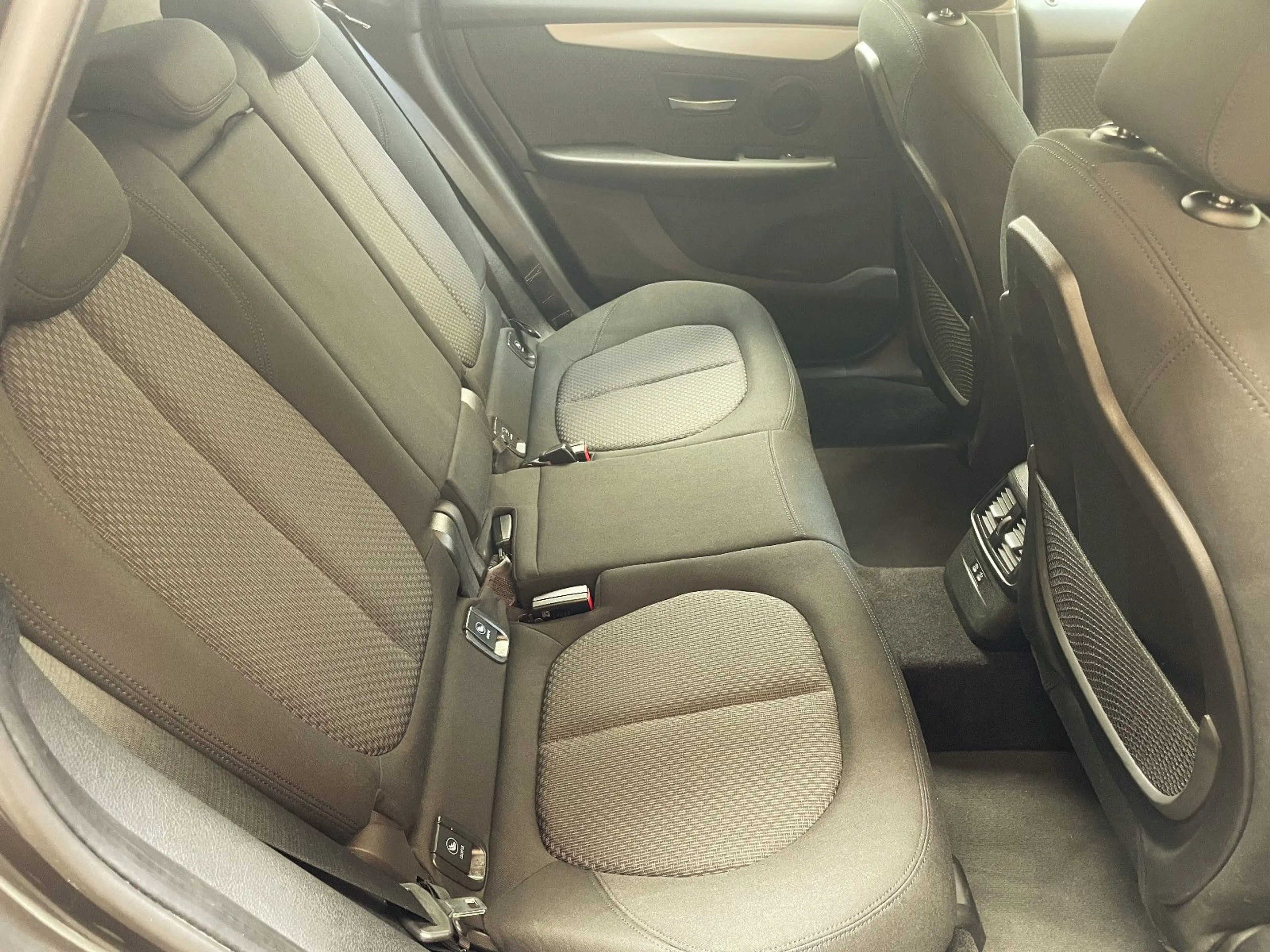 BMW 216 d Active Tourer, Advantage, LED!!! — photo 13