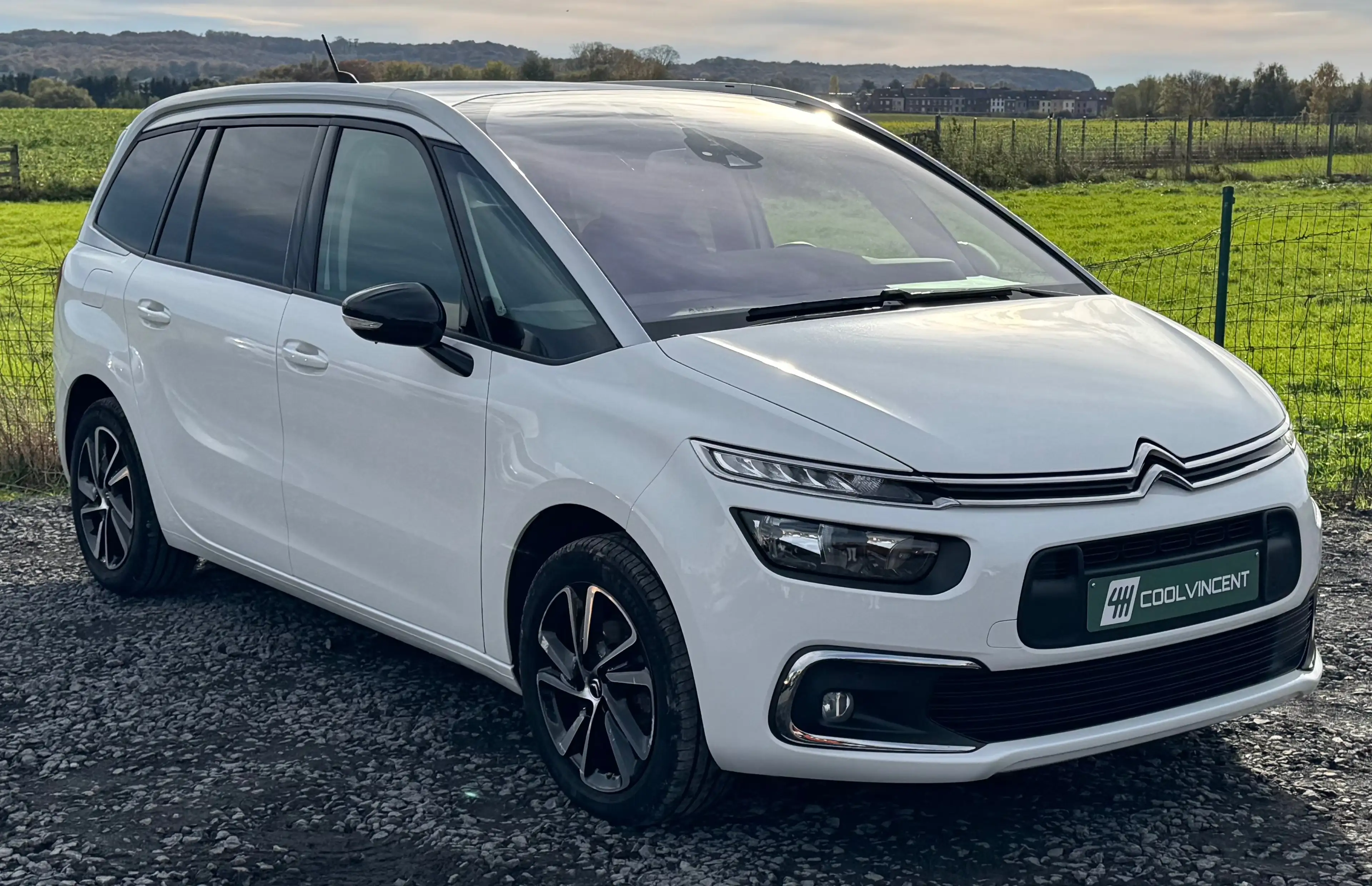 Citroen Grand C4 SpaceTourer 7Places - GPS - Keyless - CarPlay — photo 3