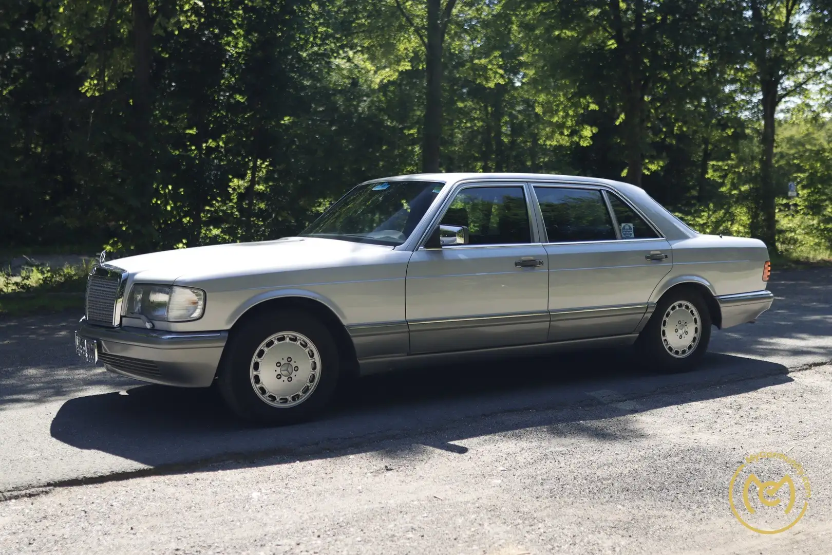 Mercedes-Benz 560 SEL, Scheckheft, Top Zustand, TÜV & H Neu Gümüş rengi - 1