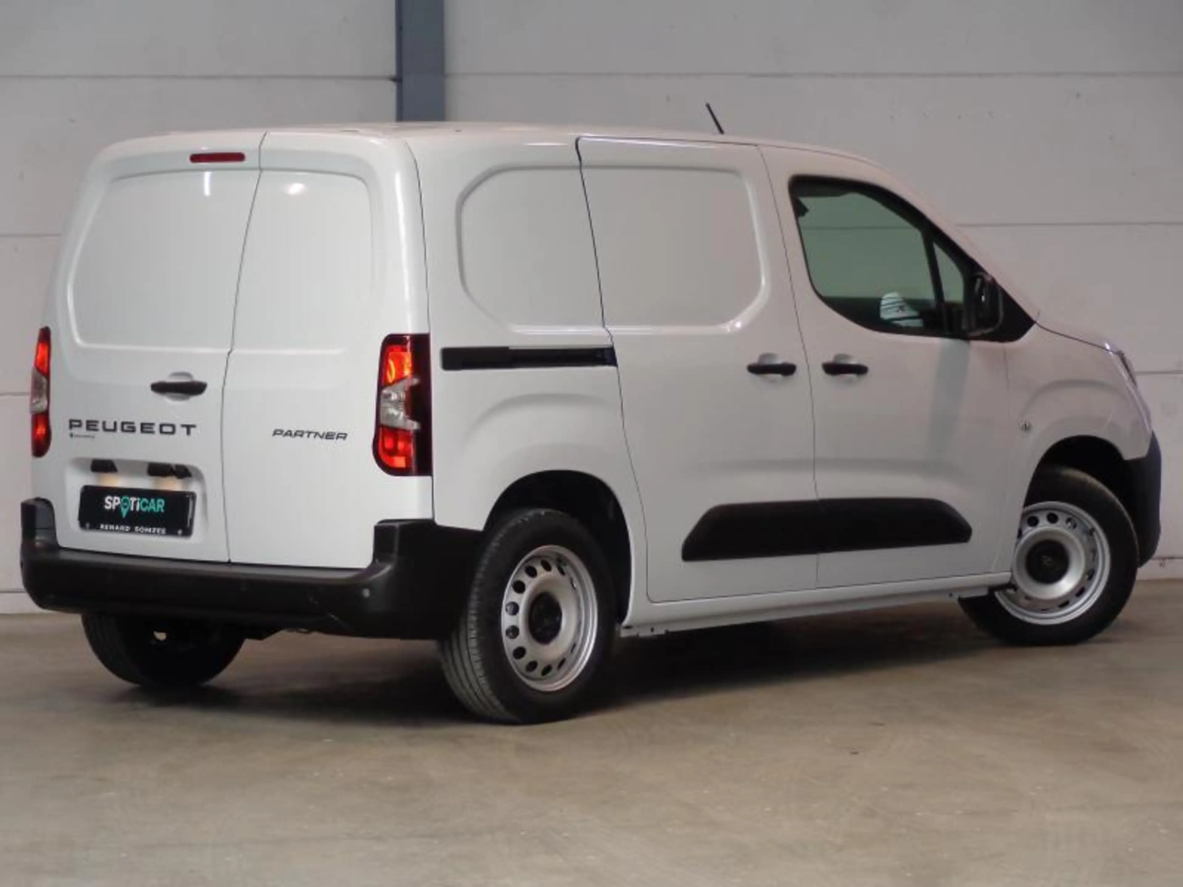 Peugeot Partner 1.5HDi 2Pl EAT8 - Caméra - Clim — photo 3