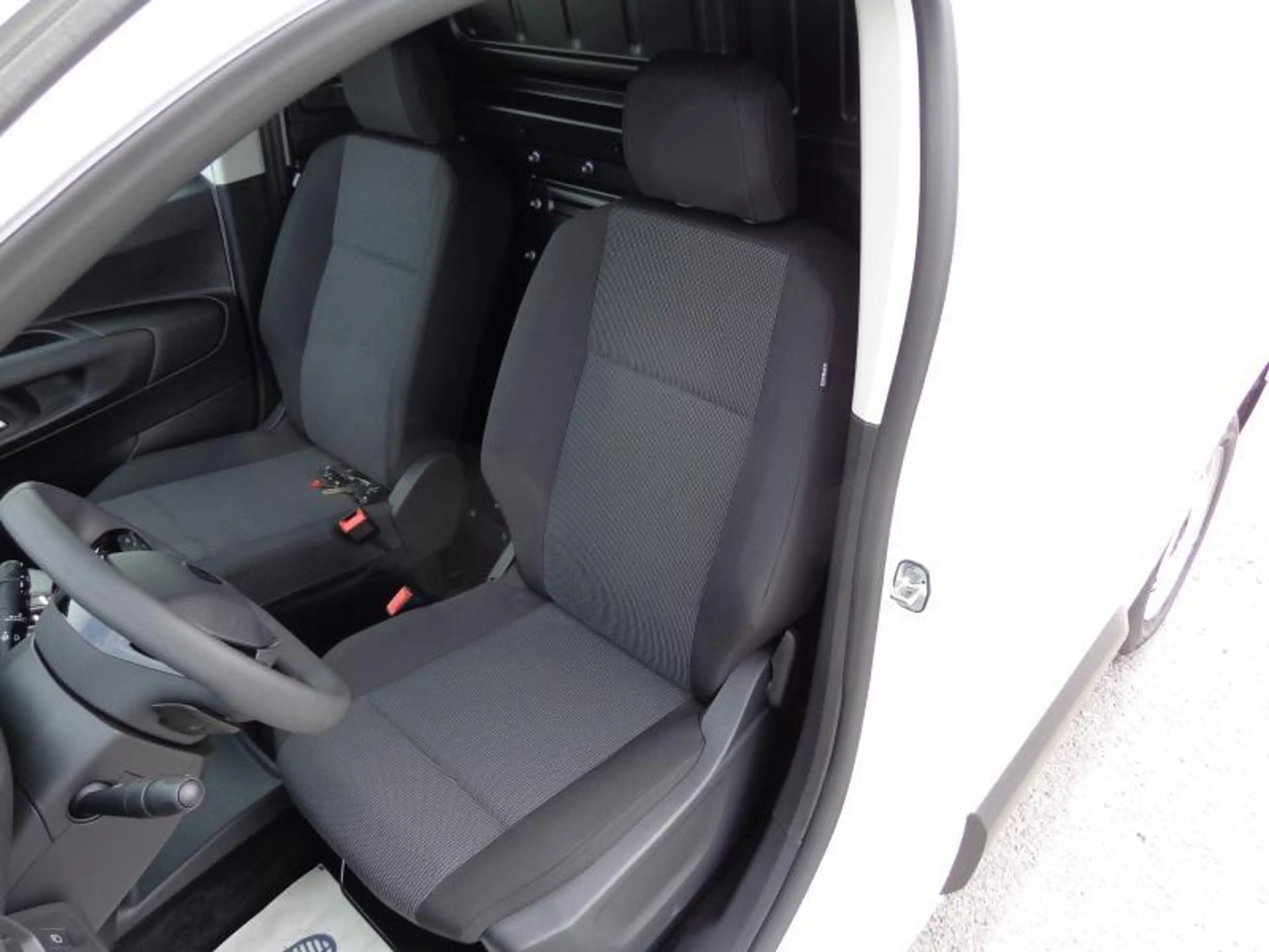 Peugeot Partner 1.5HDi 2Pl EAT8 - Caméra - Clim — photo 10