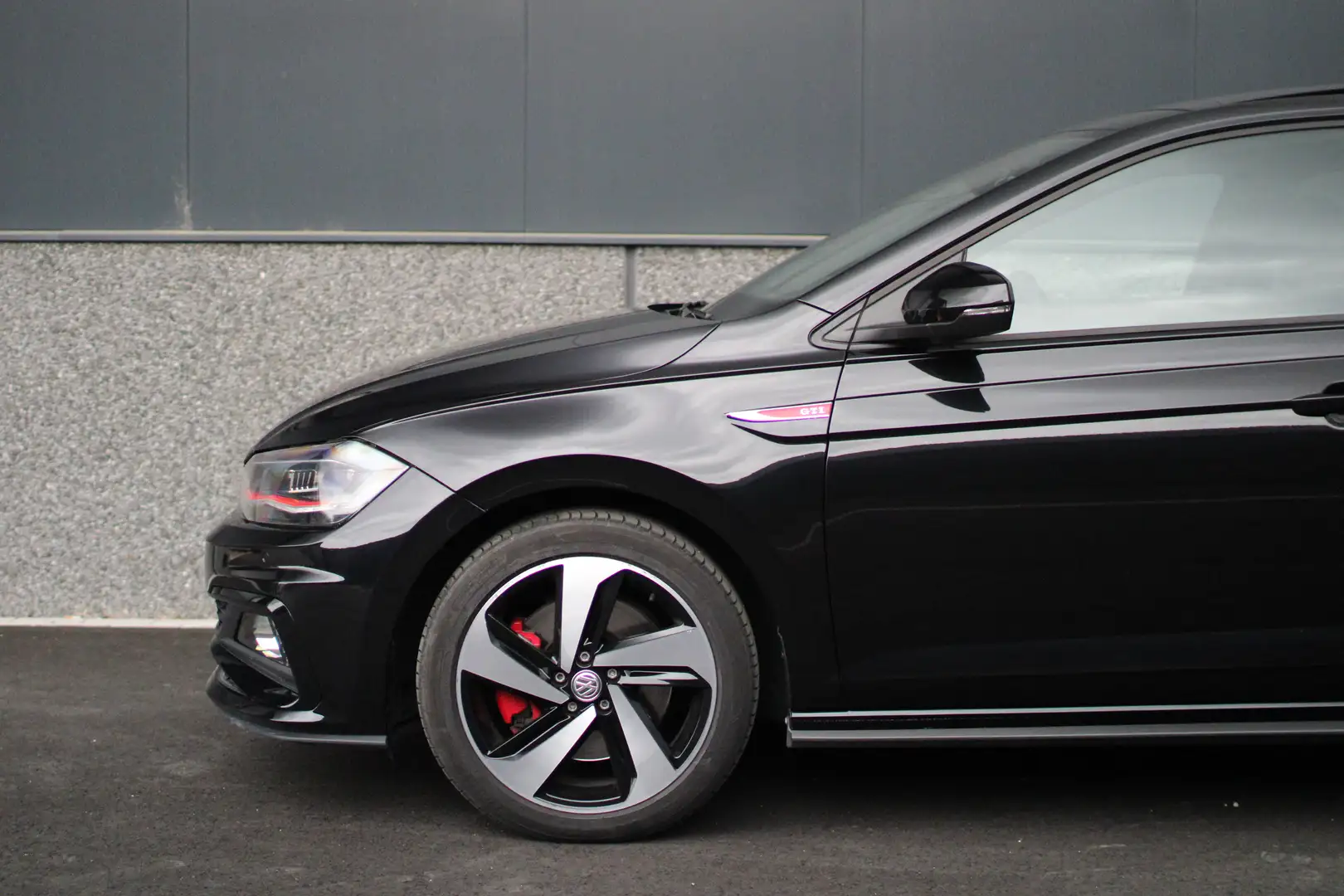 Volkswagen Polo GTI 2.0 TSI OPF DSG Zwart - 2