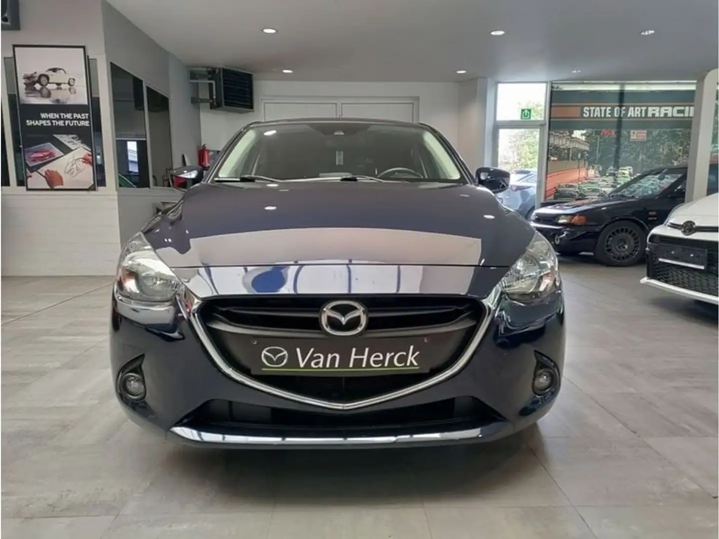 Mazda 2 SKYACTIV-G skyDRIVE Plug Edition Bleu - 2