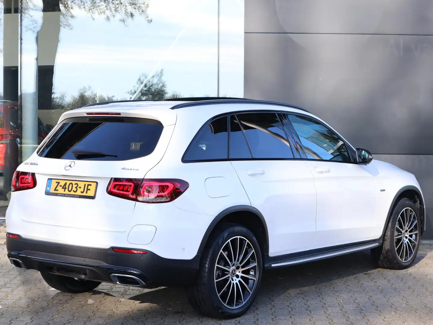 Mercedes-Benz GLC 300 300e 4MATIC AMG line | Panoramadak | Burmester | T Blanc - 2