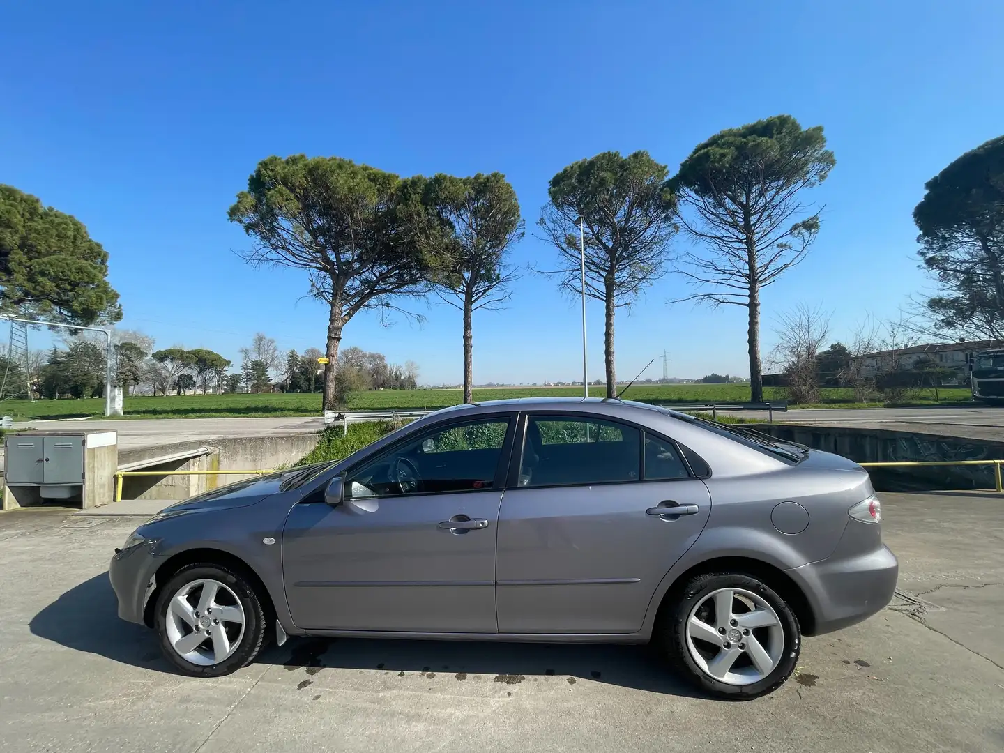 Mazda 6 6+I+2002+Berlina+Sport+Tourer+2.0+cd+136cv Gri - 1