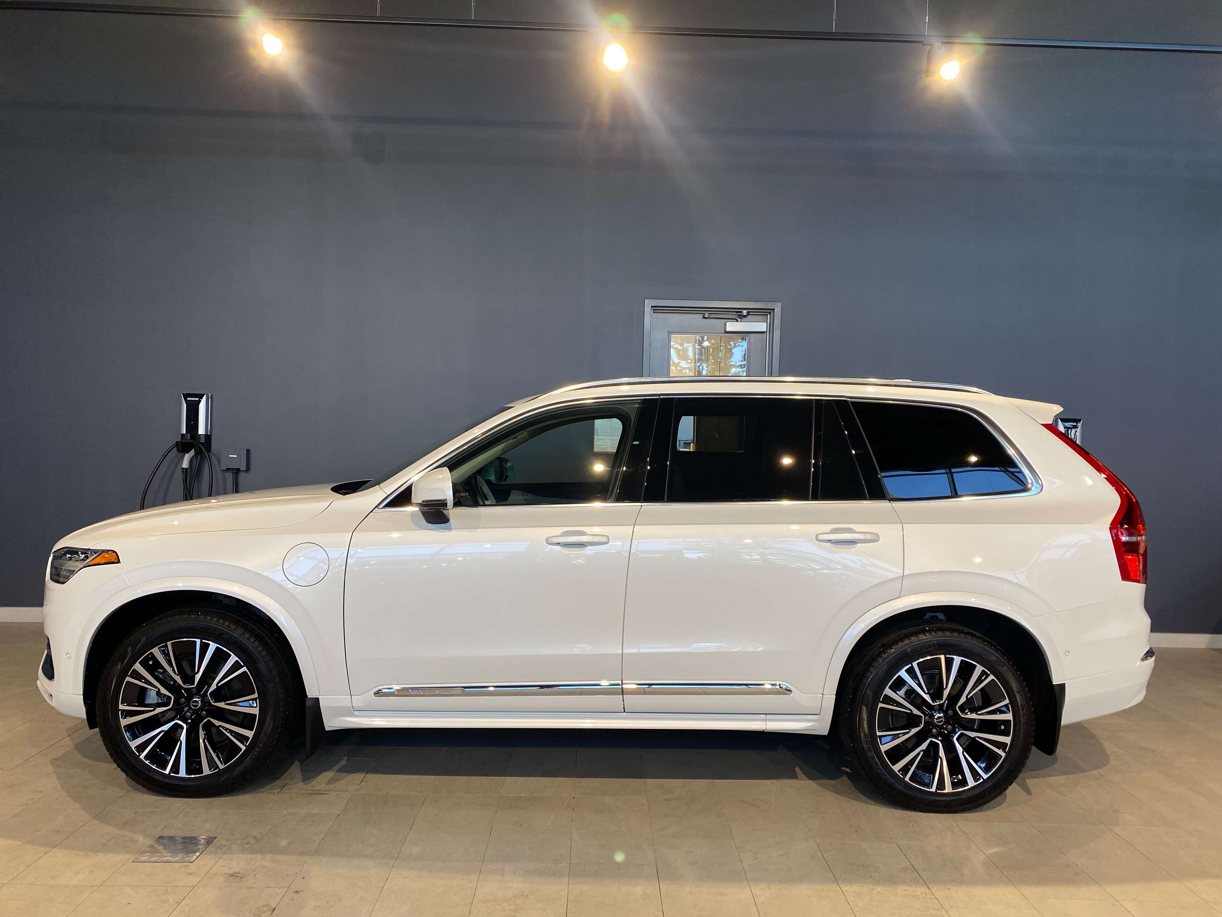 2024 Volvo XC90 T8 eAWD PHEV Plus Bright Theme 7-Seater — снимка 1