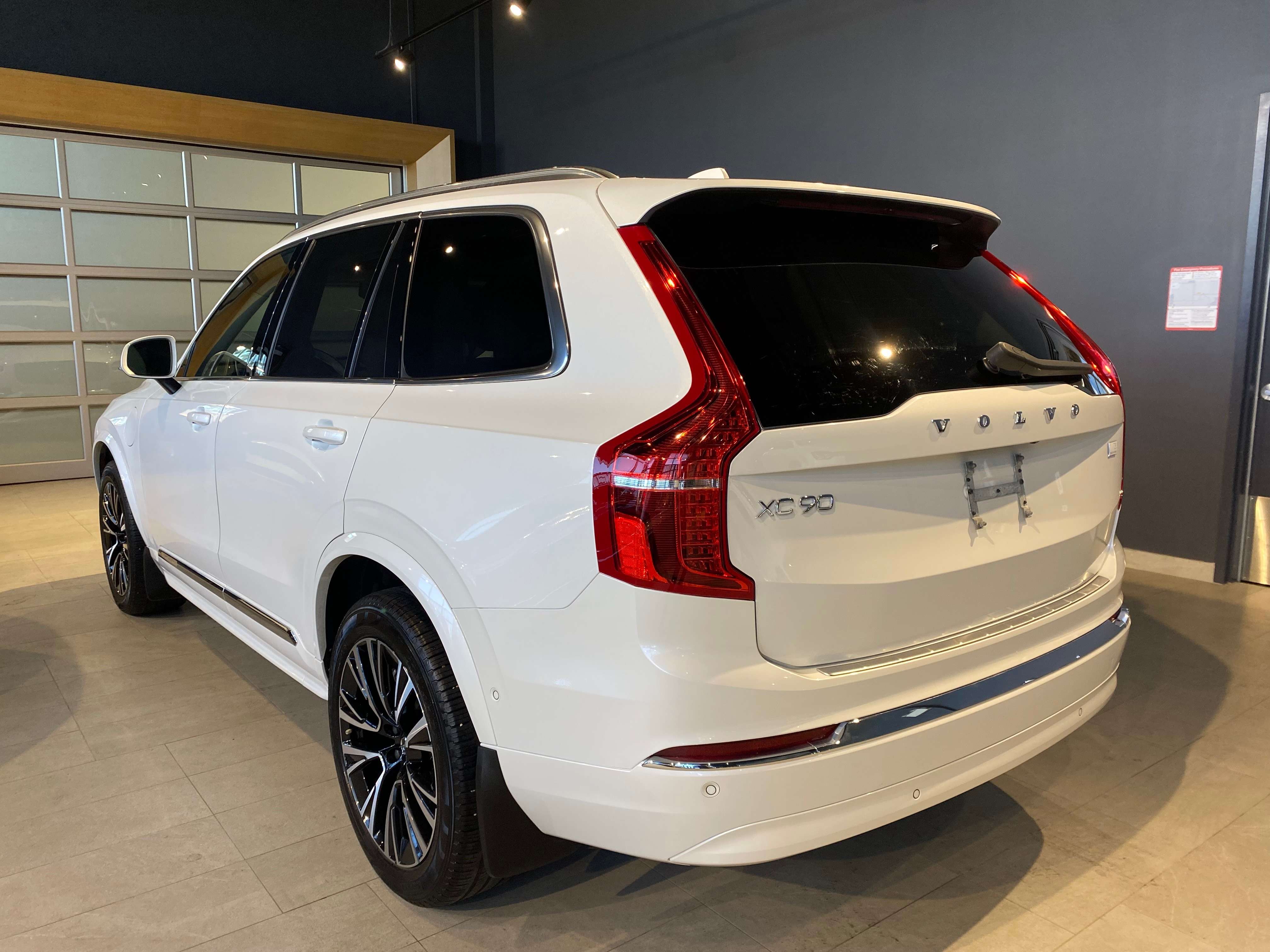 2024 Volvo XC90 T8 eAWD PHEV Plus Bright Theme 7-Seater — снимка 1