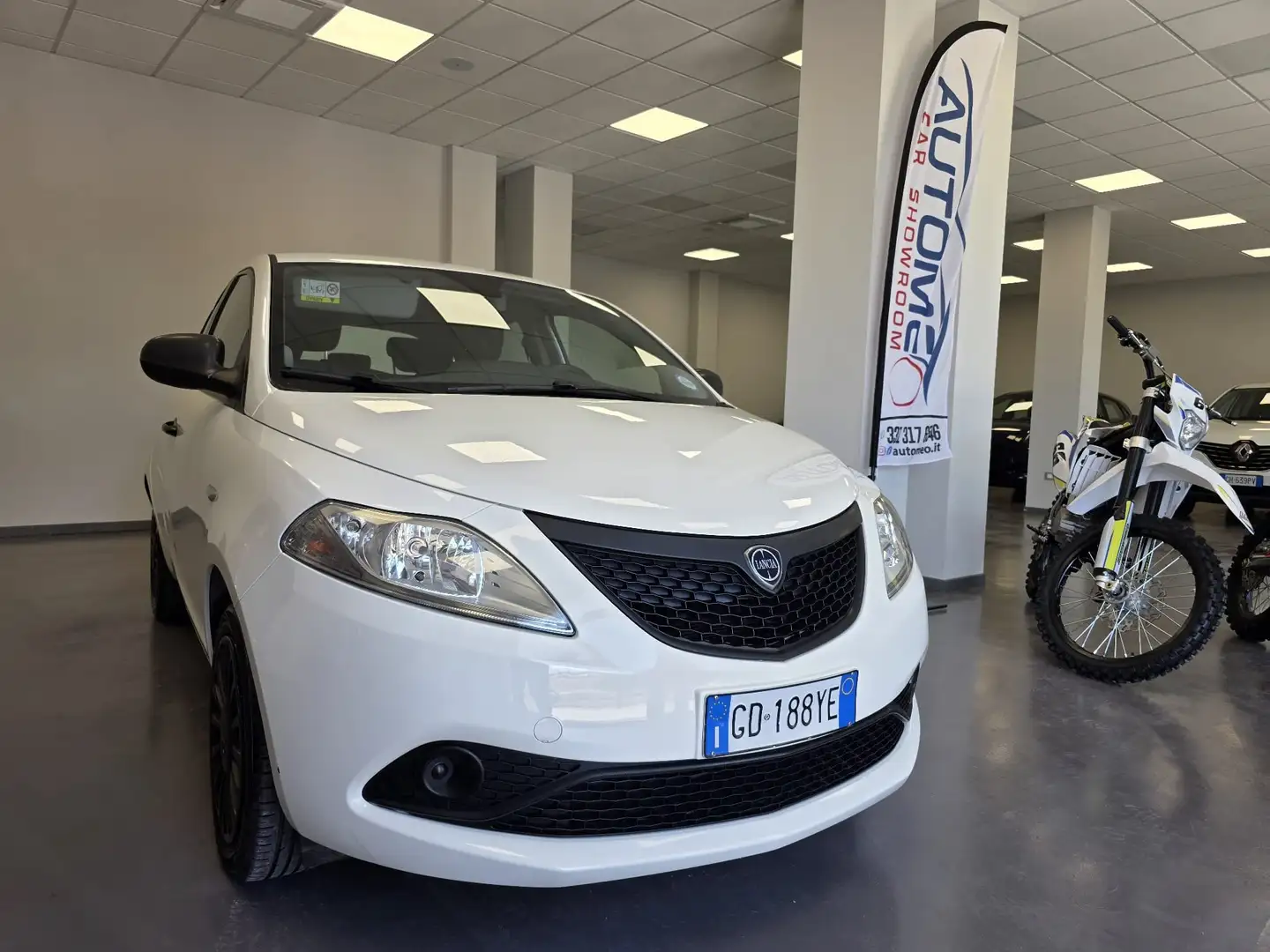 Lancia Ypsilon Ypsilon III 2015 1.0 firefly hybrid Silver s Blanc - 1