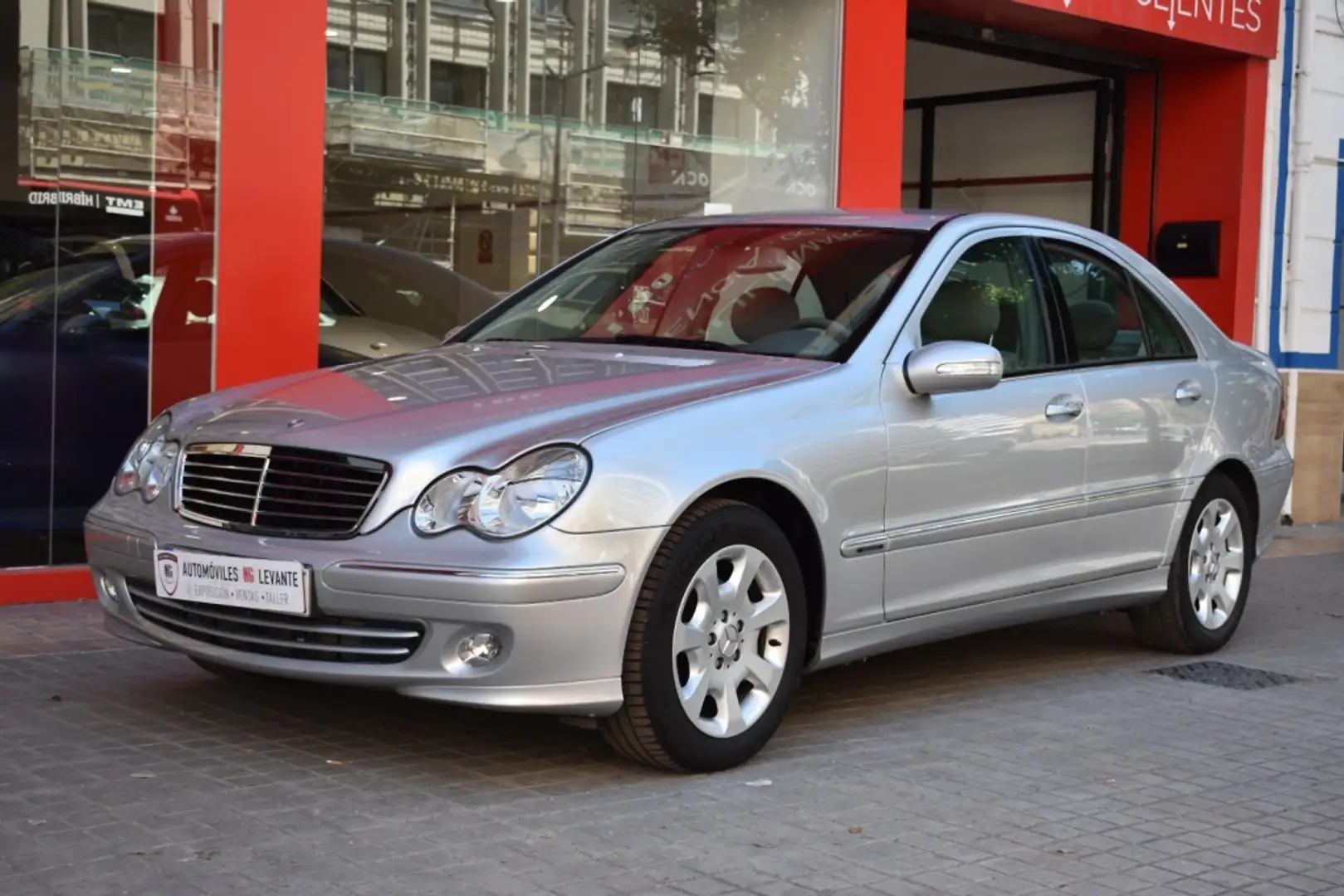 Mercedes-Benz C 220 CDI Avantgarde Aut. Plateado - 1