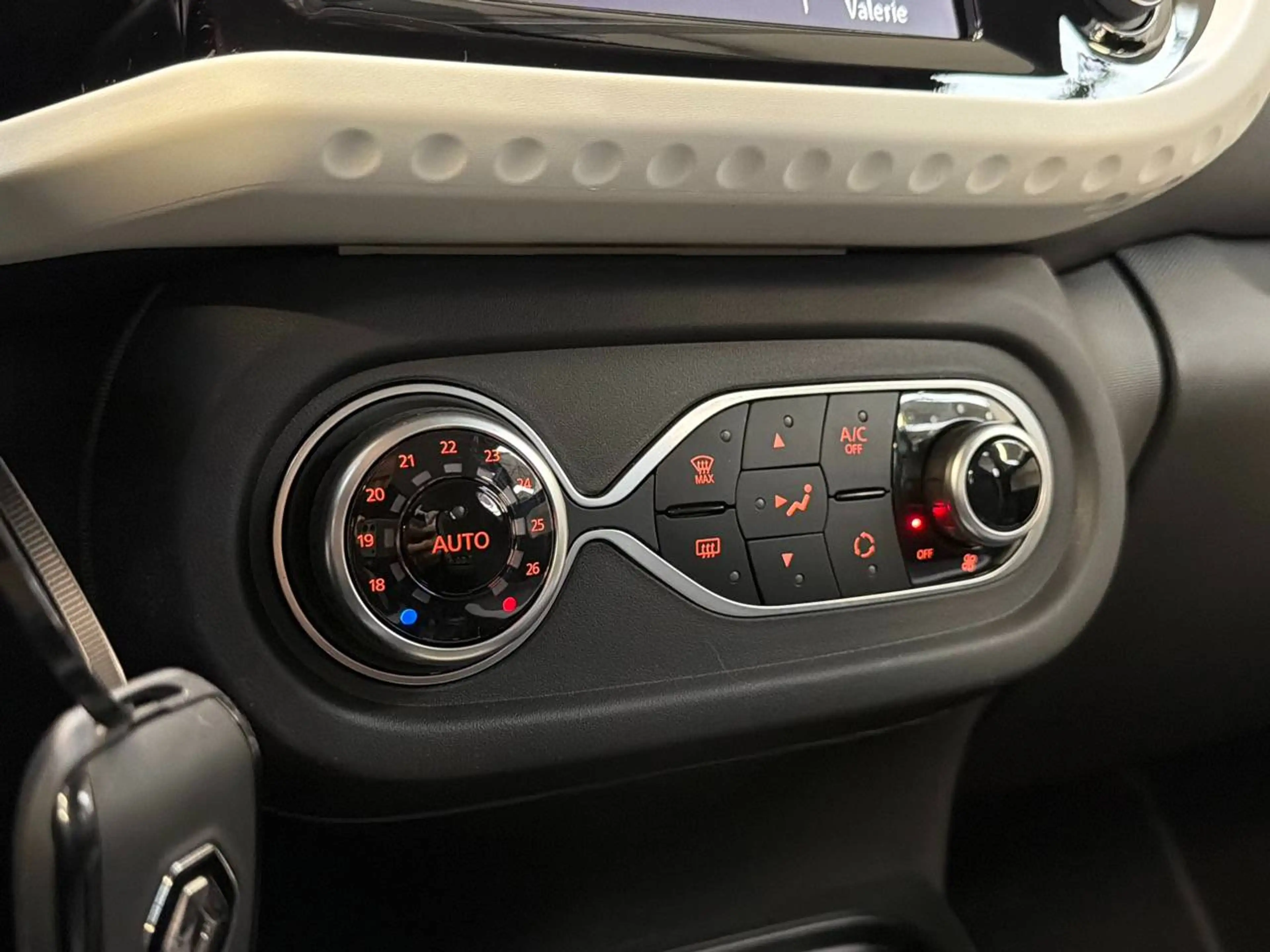Renault Twingo Twingo 1.0i SCe — photo 15