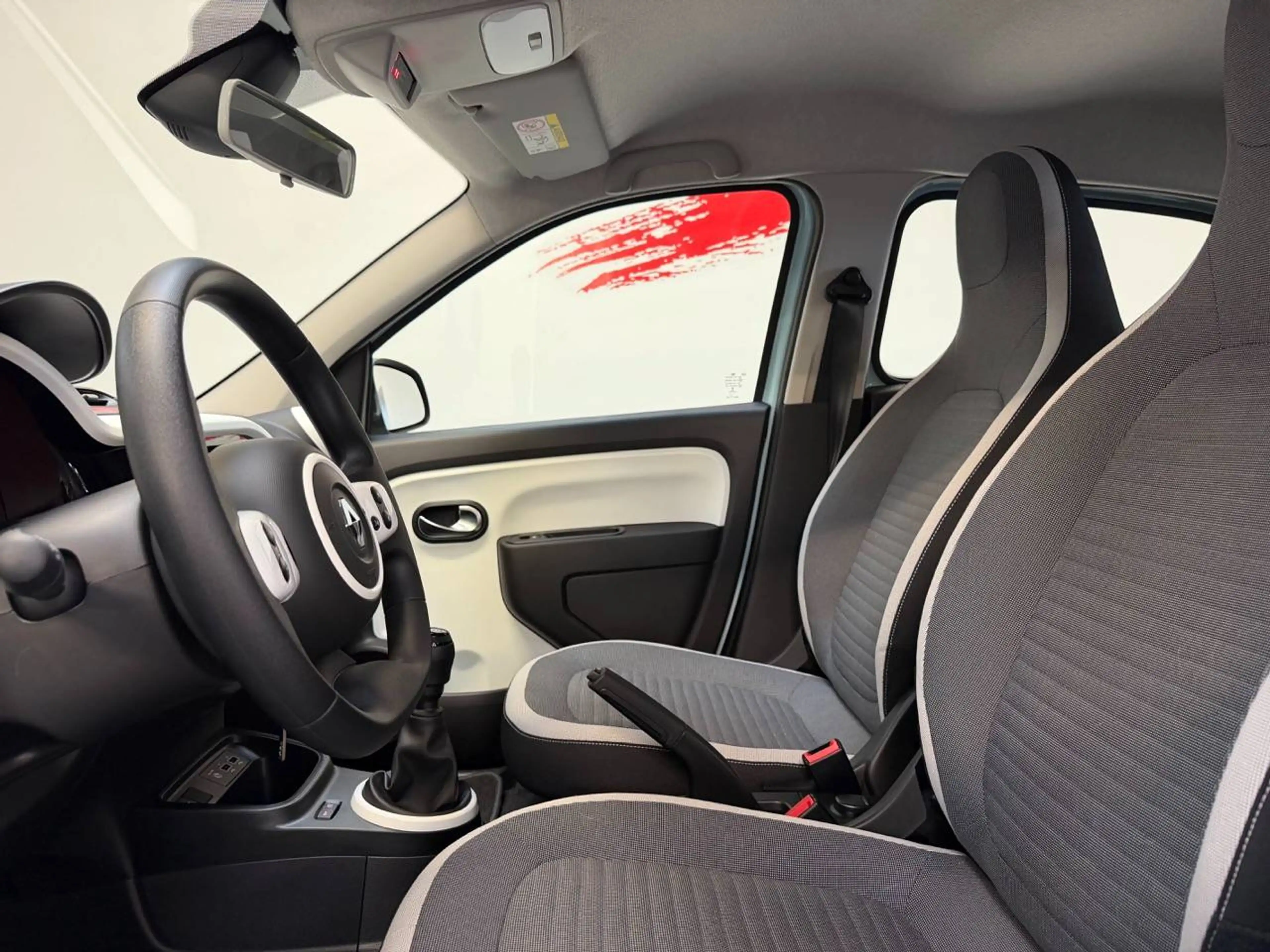 Renault Twingo Twingo 1.0i SCe — photo 8