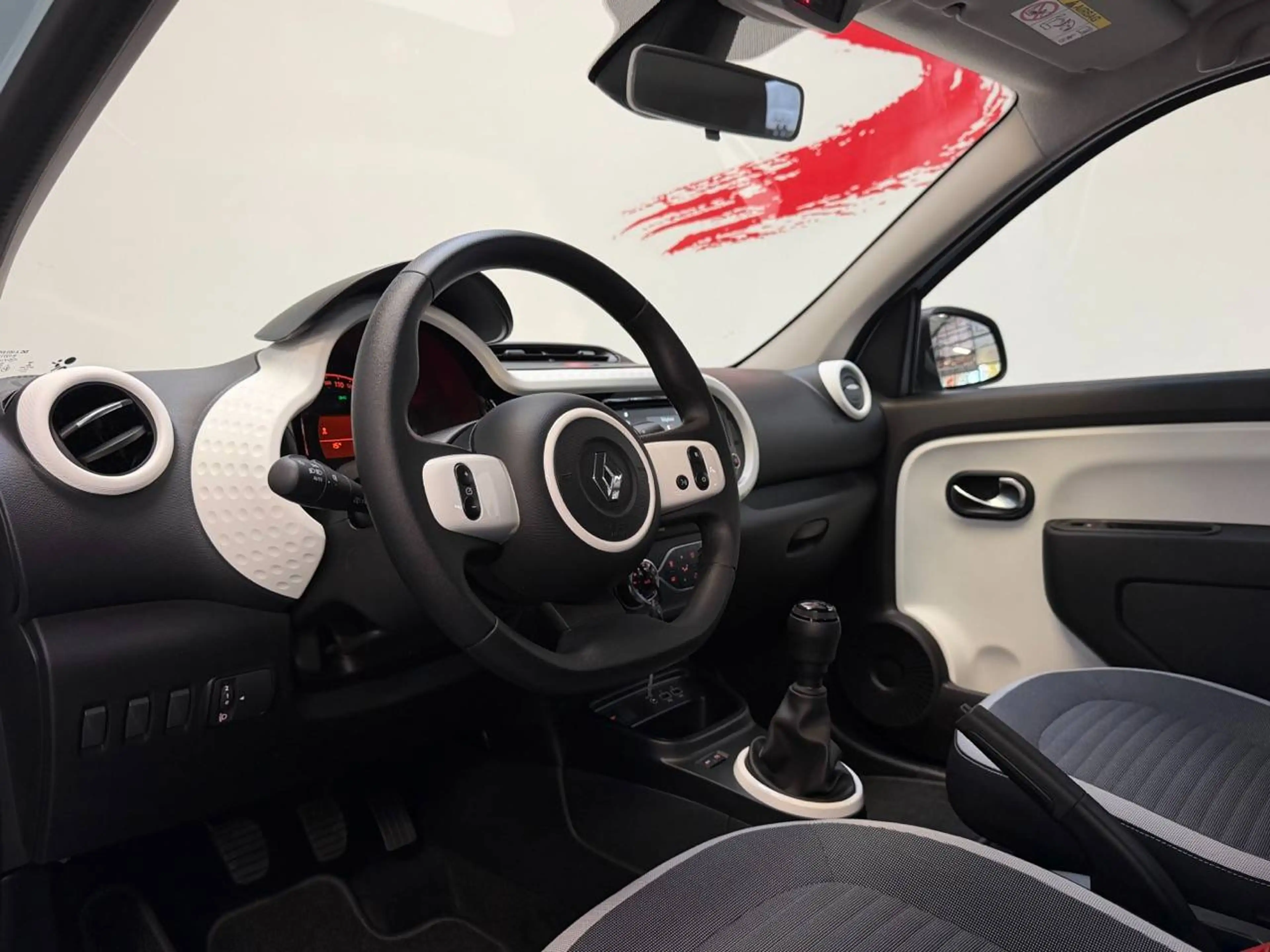 Renault Twingo Twingo 1.0i SCe — photo 11