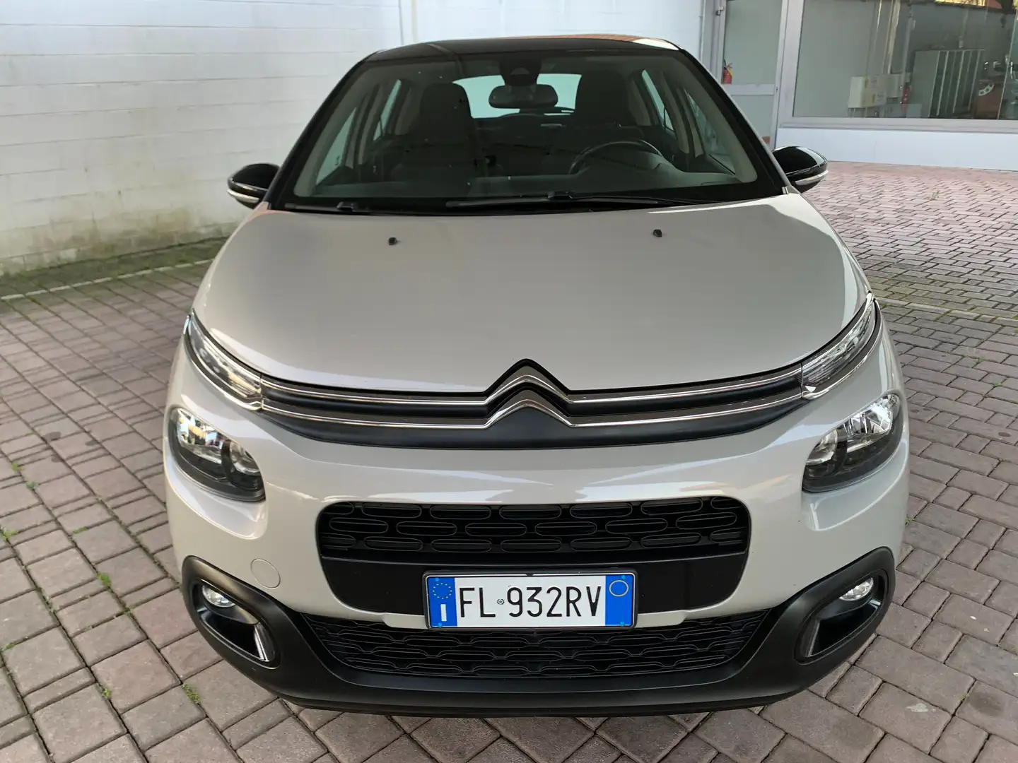 Citroen C3 C3 1.2 puretech Shine 82cv Bej - 2