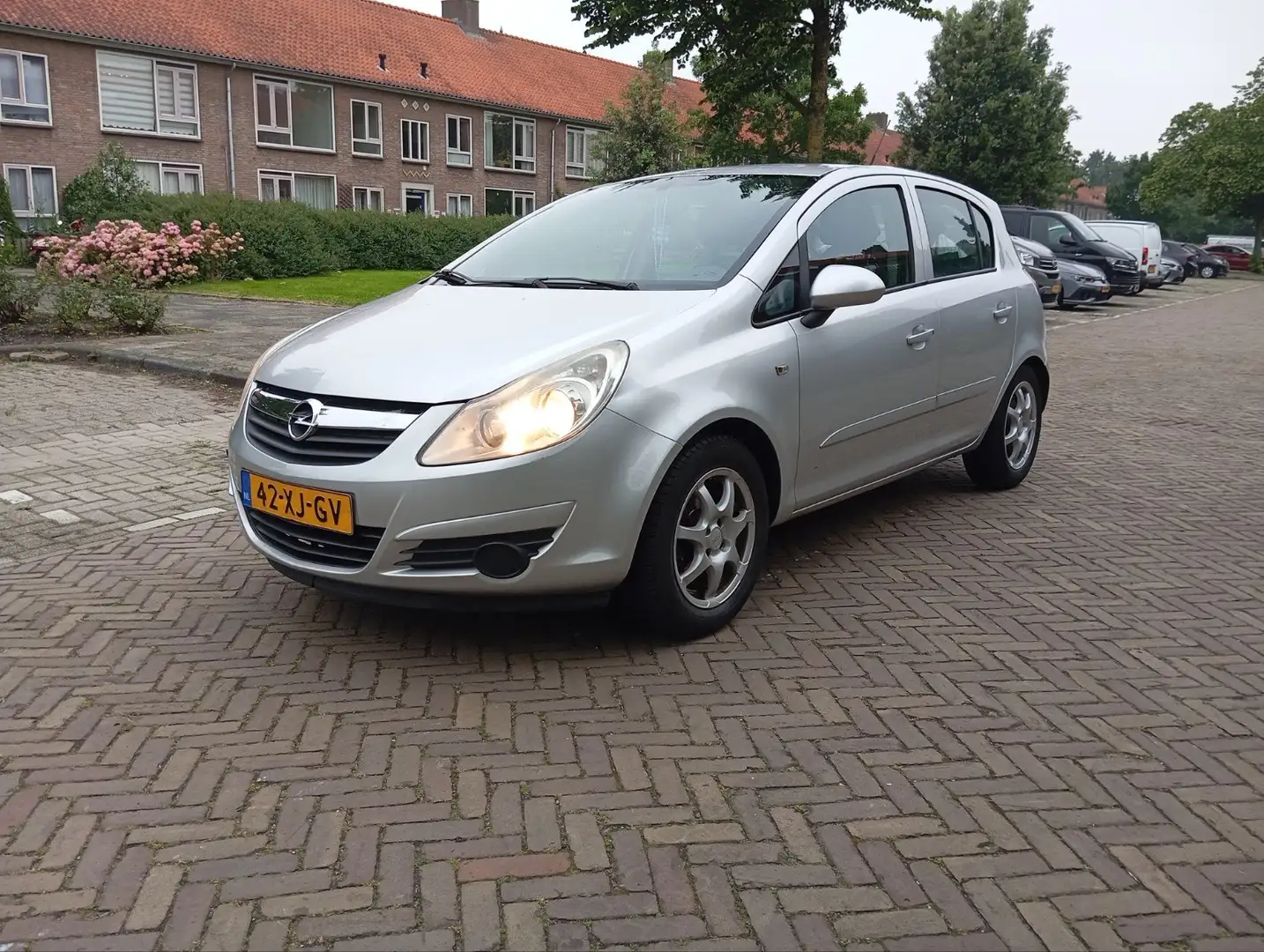Opel Corsa Corsa 1.4-16V Enjoy Zilver - 1