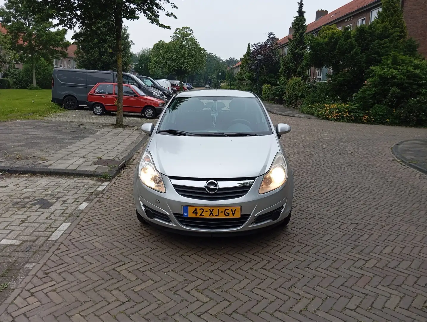 Opel Corsa Corsa 1.4-16V Enjoy Zilver - 2
