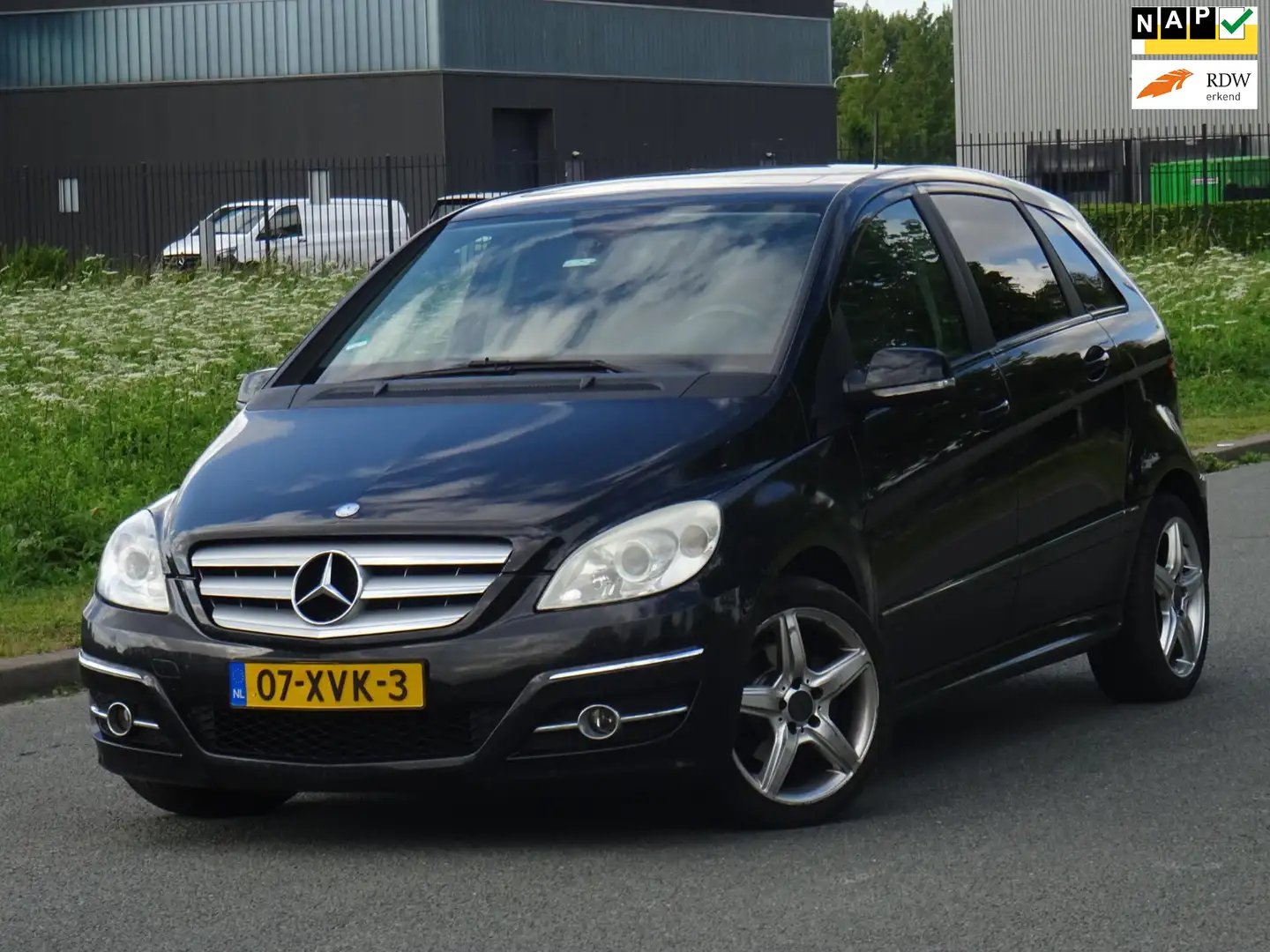 Mercedes-Benz B 180 CDI NAP/PANORAMADAK/LEER/NAVI/PDC Zwart - 1