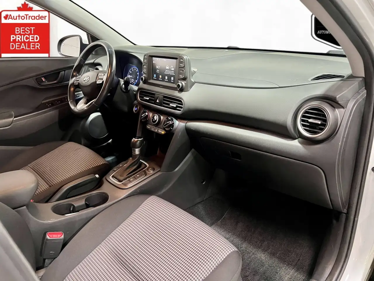 Hyundai KONA снимка Hyundai KONA