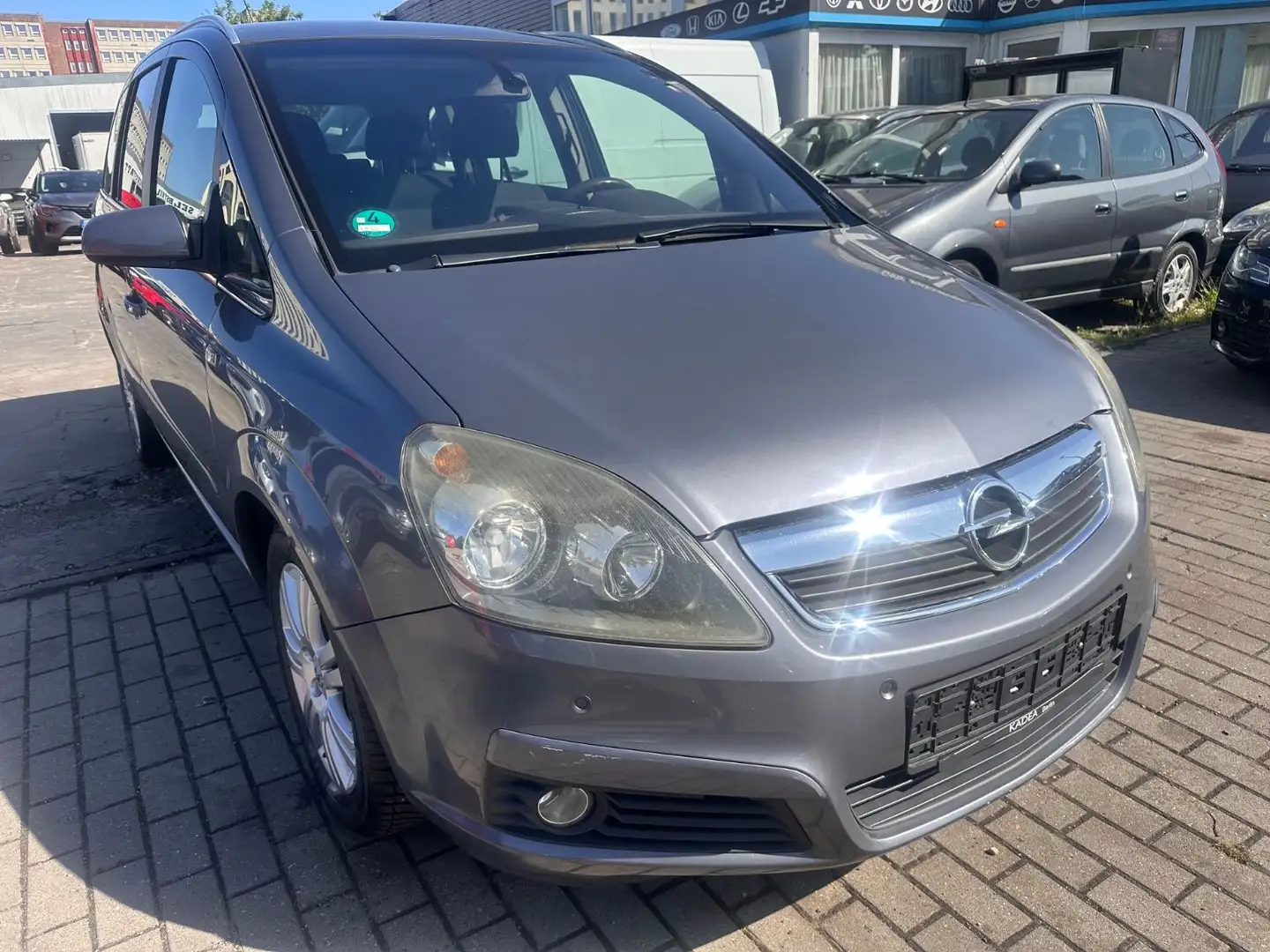 Opel Zafira B Navi  7 Sitzer Tüv Mai 2026 Automatik Grau - 2
