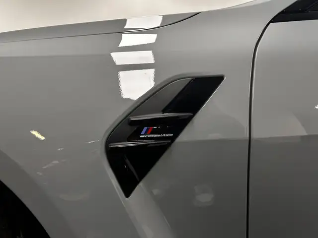 BMW M4 view 11