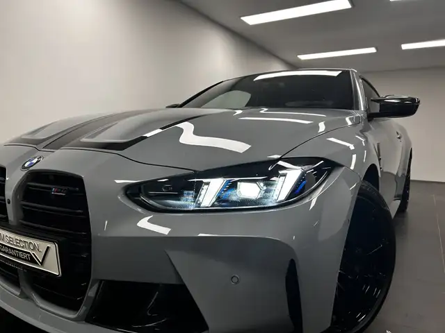 BMW M4 view 9
