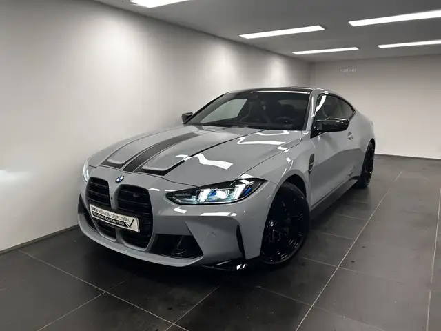 BMW M4 view 7