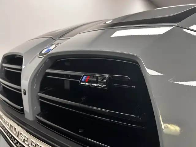 BMW M4 view 10