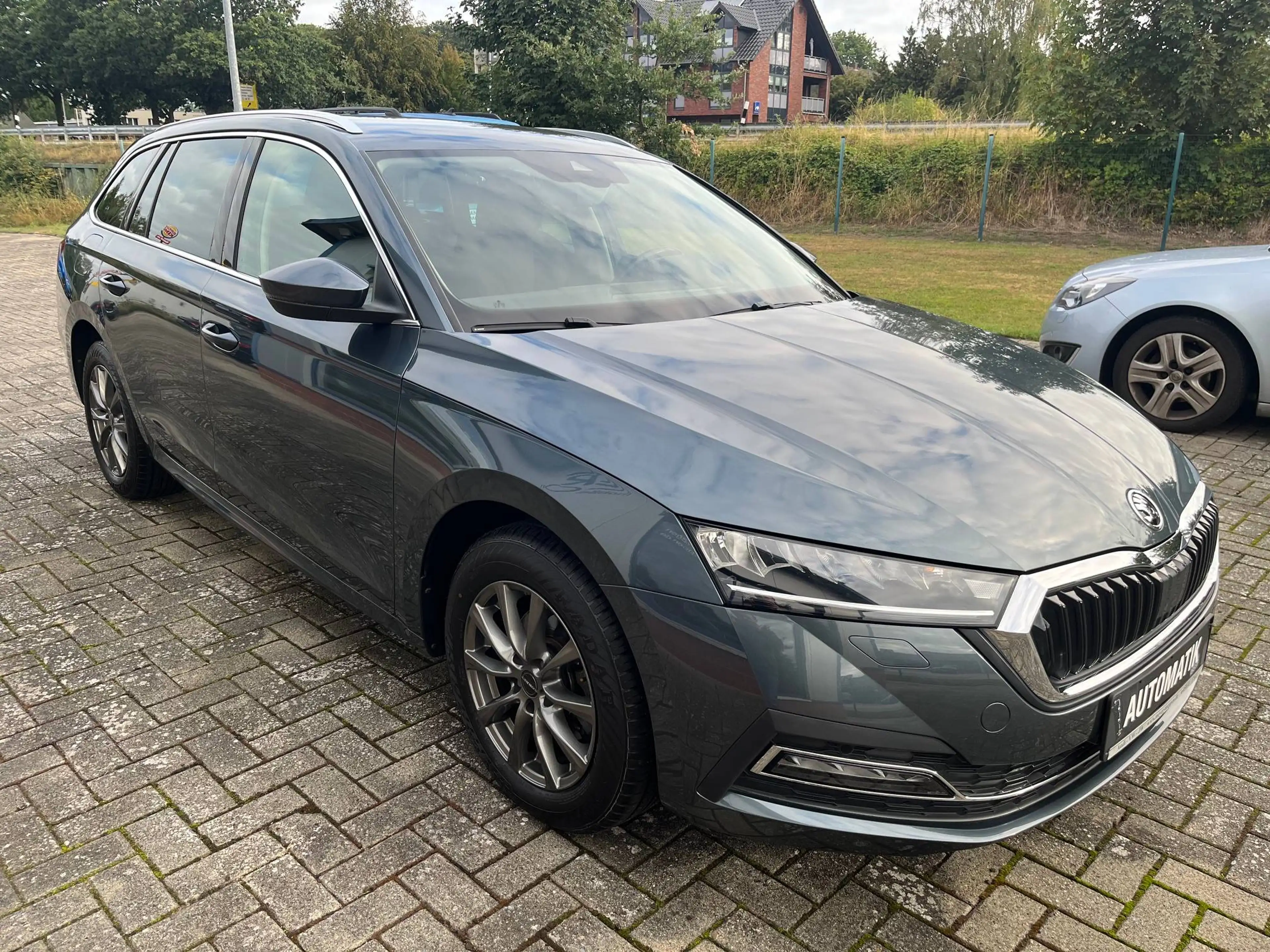 Skoda Octavia Combi 2.0 TDI DSG Ambition Navi AHK Kamera — photo 6