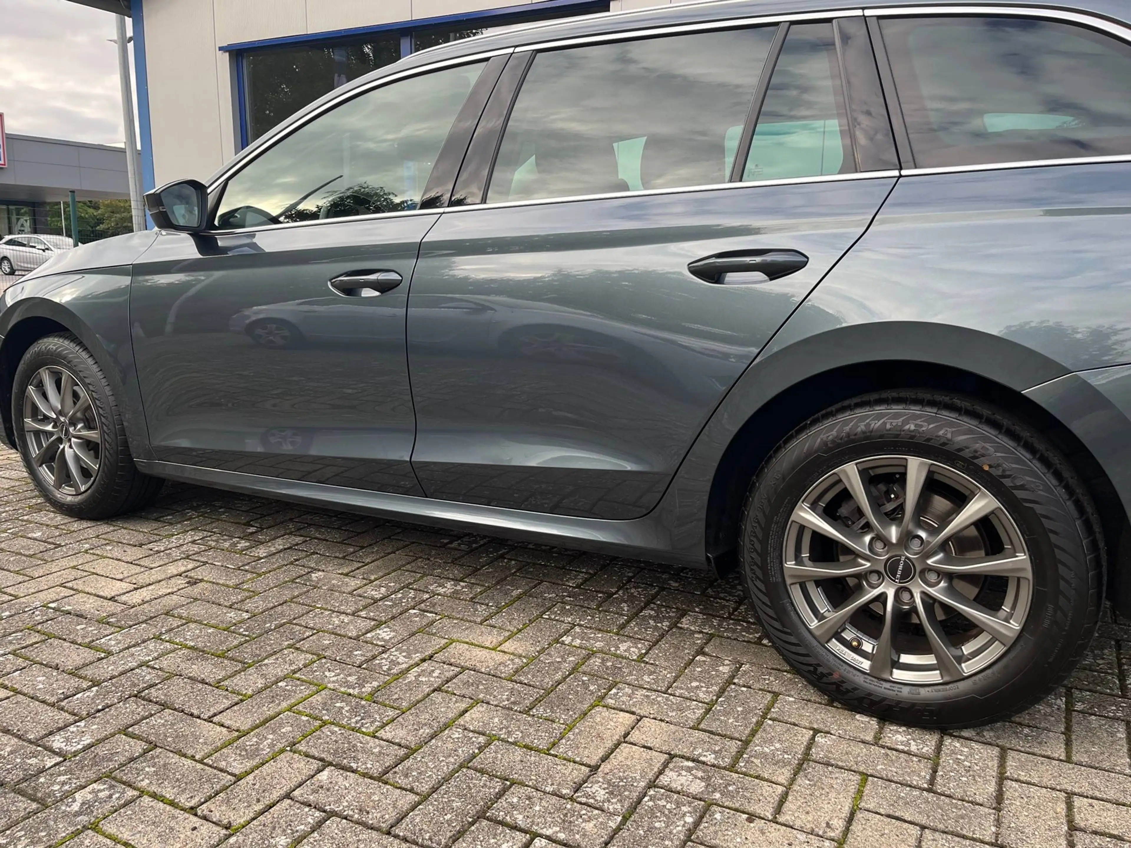 Skoda Octavia Combi 2.0 TDI DSG Ambition Navi AHK Kamera — photo 9