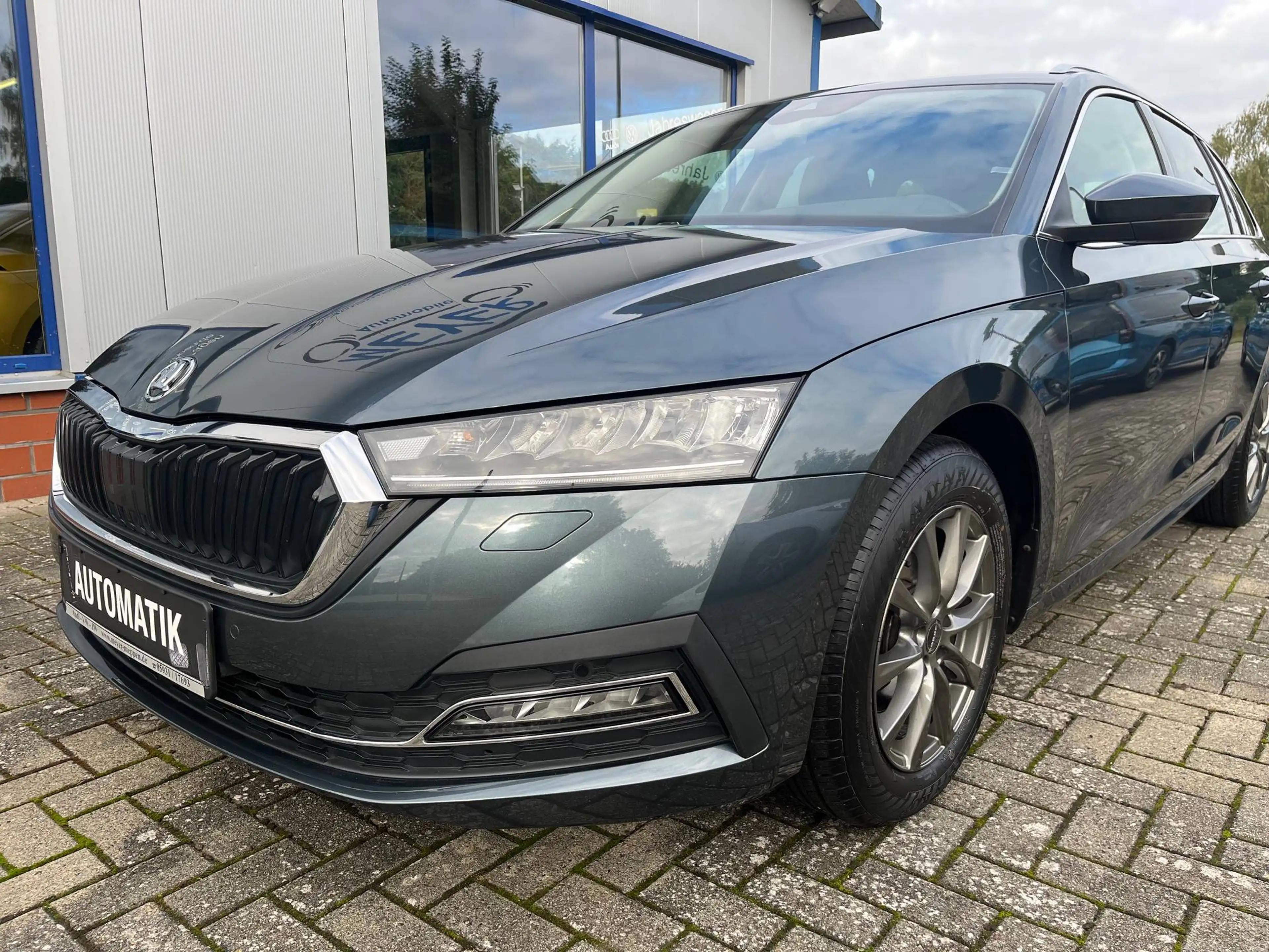 Skoda Octavia Combi 2.0 TDI DSG Ambition Navi AHK Kamera — photo 8