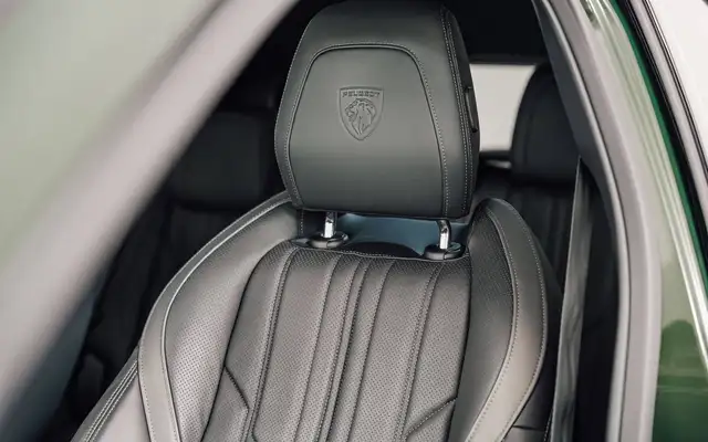 Peugeot 308 view 9