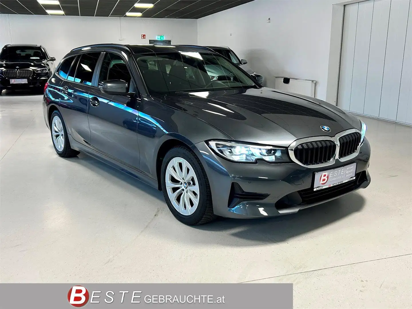 BMW 318 d Touring **M-LEDERLENKRAD**ANHÄNGERKUPPLUNG** Grau - 1