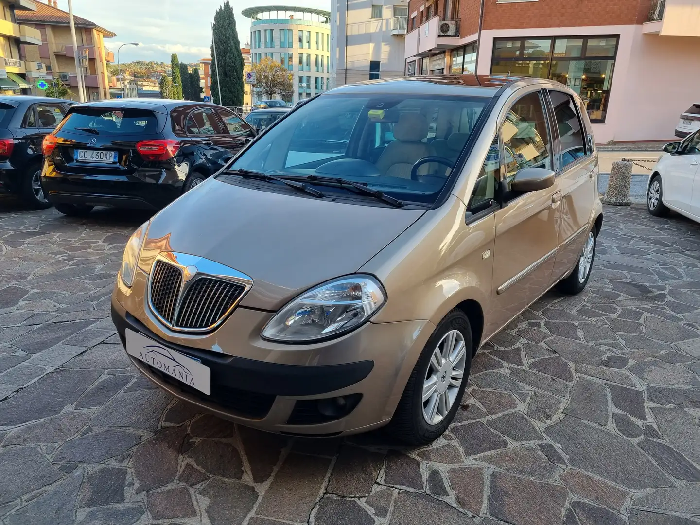 Lancia MUSA Musa 1.4 16v Platino Plus dfn Automatica Goud - 1