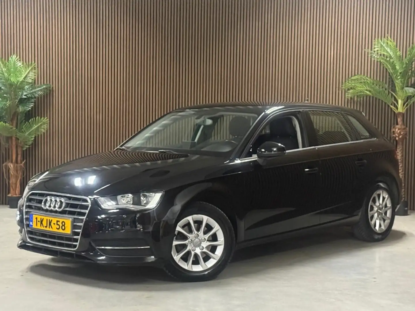 Audi A3 Sportback 1.4 TFSI Attr. Pro L Noir - 1